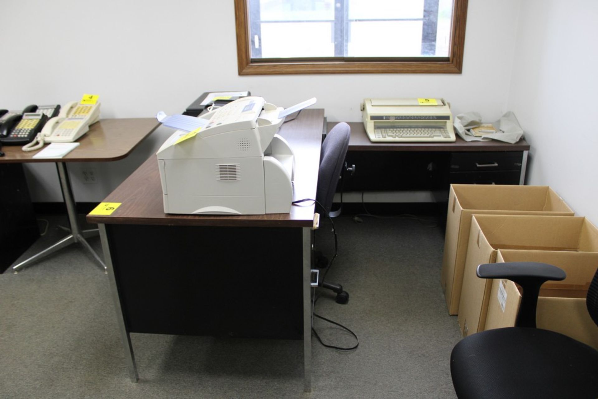 STEEL FRAME WOOD TOP DESK WITH RIGHT HAND RETURN