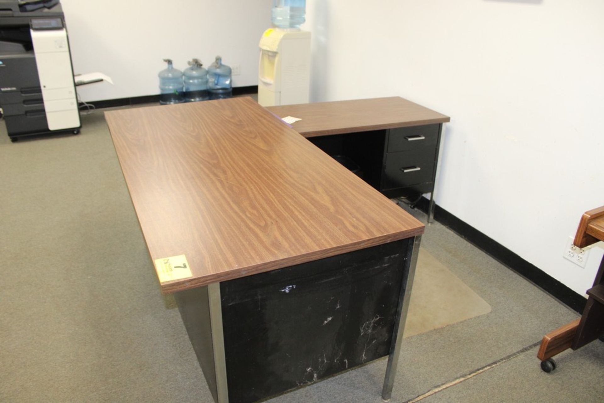 STEEL FRAME WOOD TOP DESK WITH RIGHT HAND RETURN