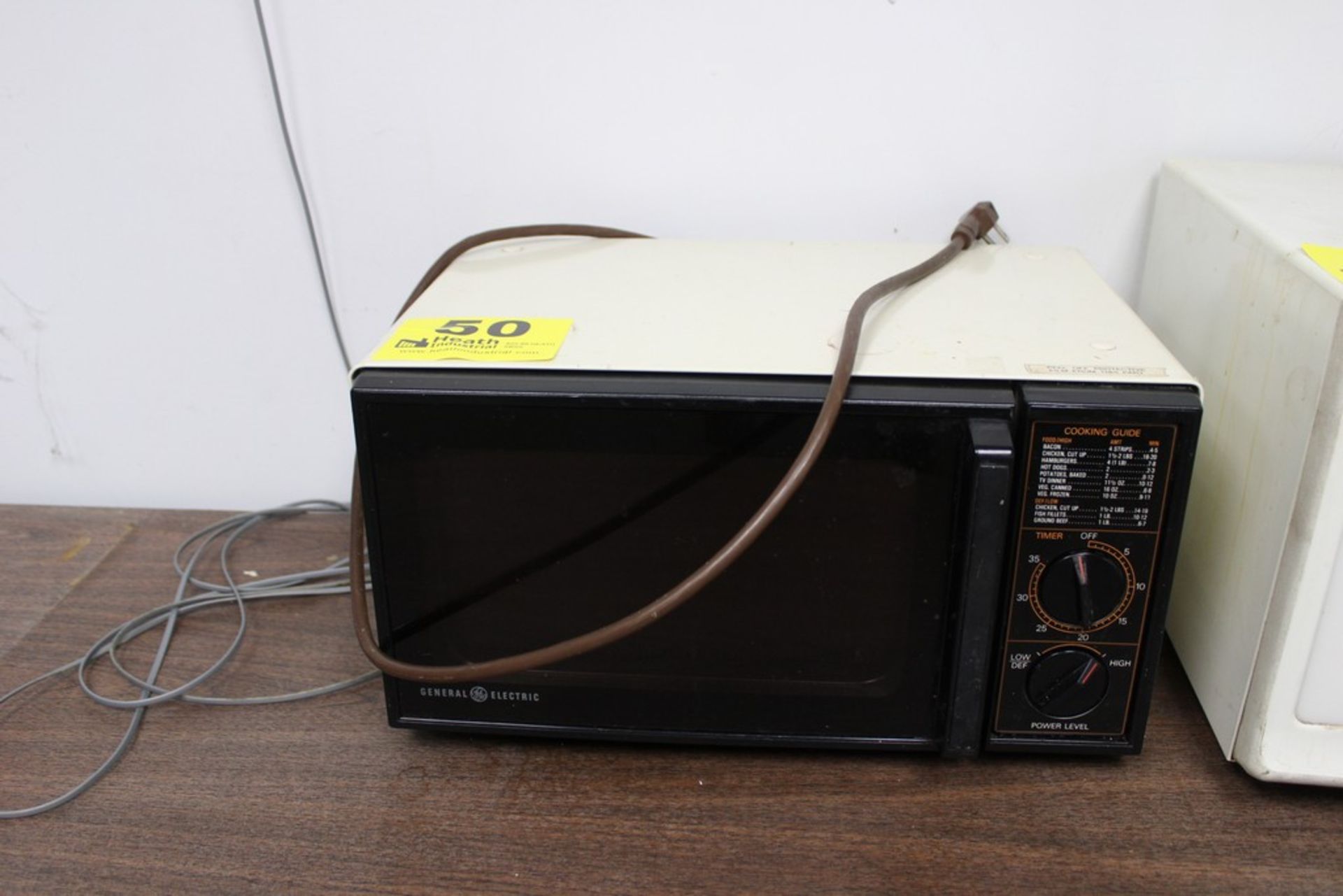 GENERAL ELECTRIC COUNTERTOP MICROWAVE OVEN