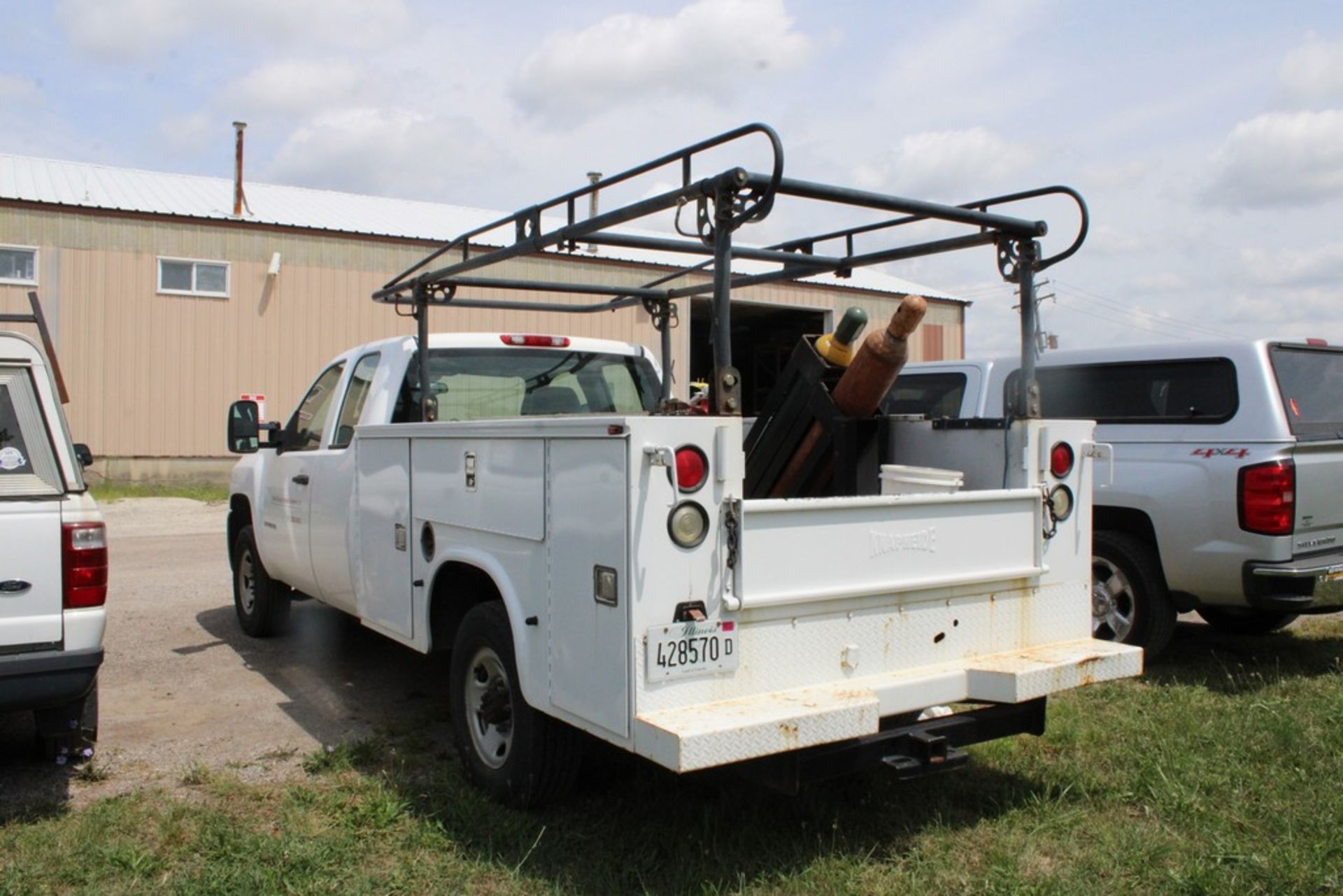 2010 CHEVROLET SILVERADO 2500HD, EXTENDED CAB, 6.0L V8, 2WD, UTILITY BED WITH LADDER RACK, VIN - Image 3 of 5