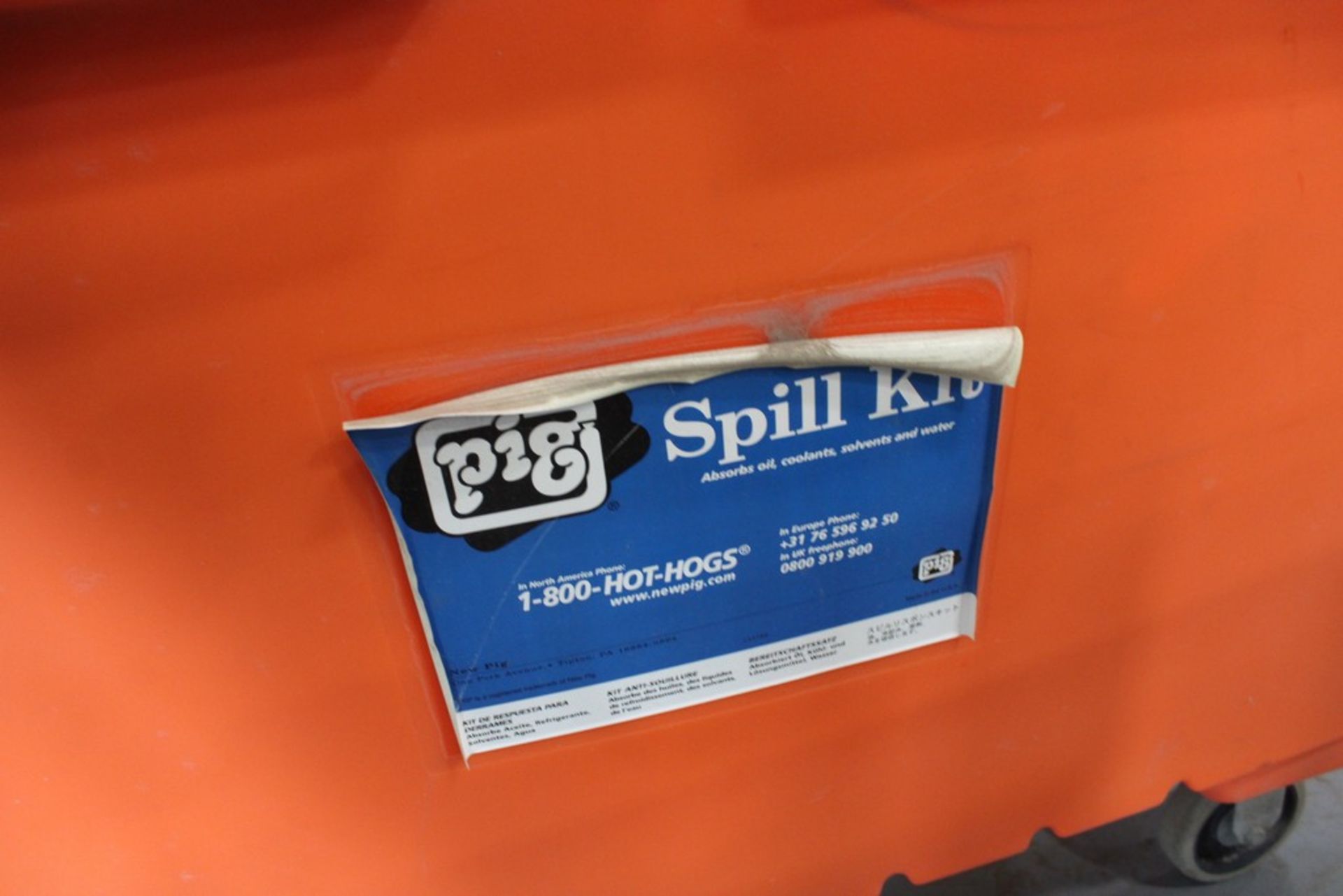 SPILL CLEAN UP SAFETY KIT - Image 2 of 3