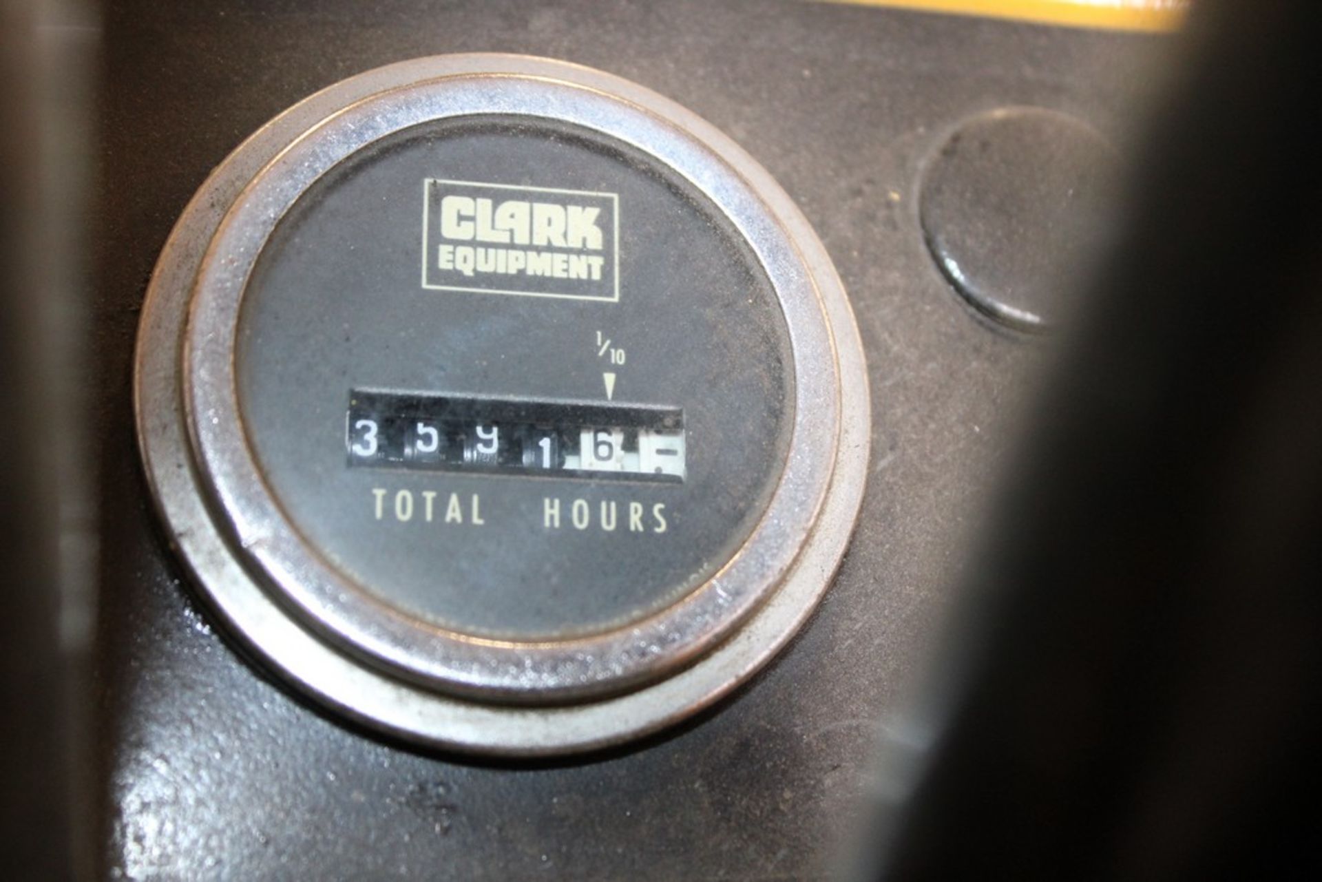 CLARK 8,000 LB. MODEL C500-80 LP GAS FORKLIFT TRUCK, S/N 685-292-2906, 123" MAX. LIFT, 3591 - Image 5 of 8