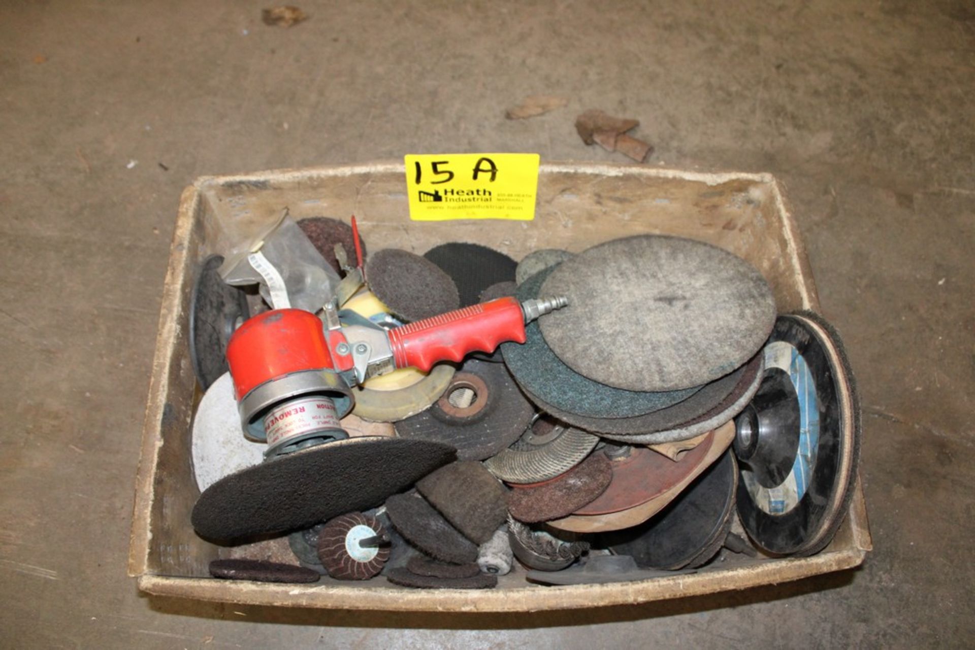 INGERSOLL RAND DUAL ACTION PNEUMATIC SANDER WITH DISCS