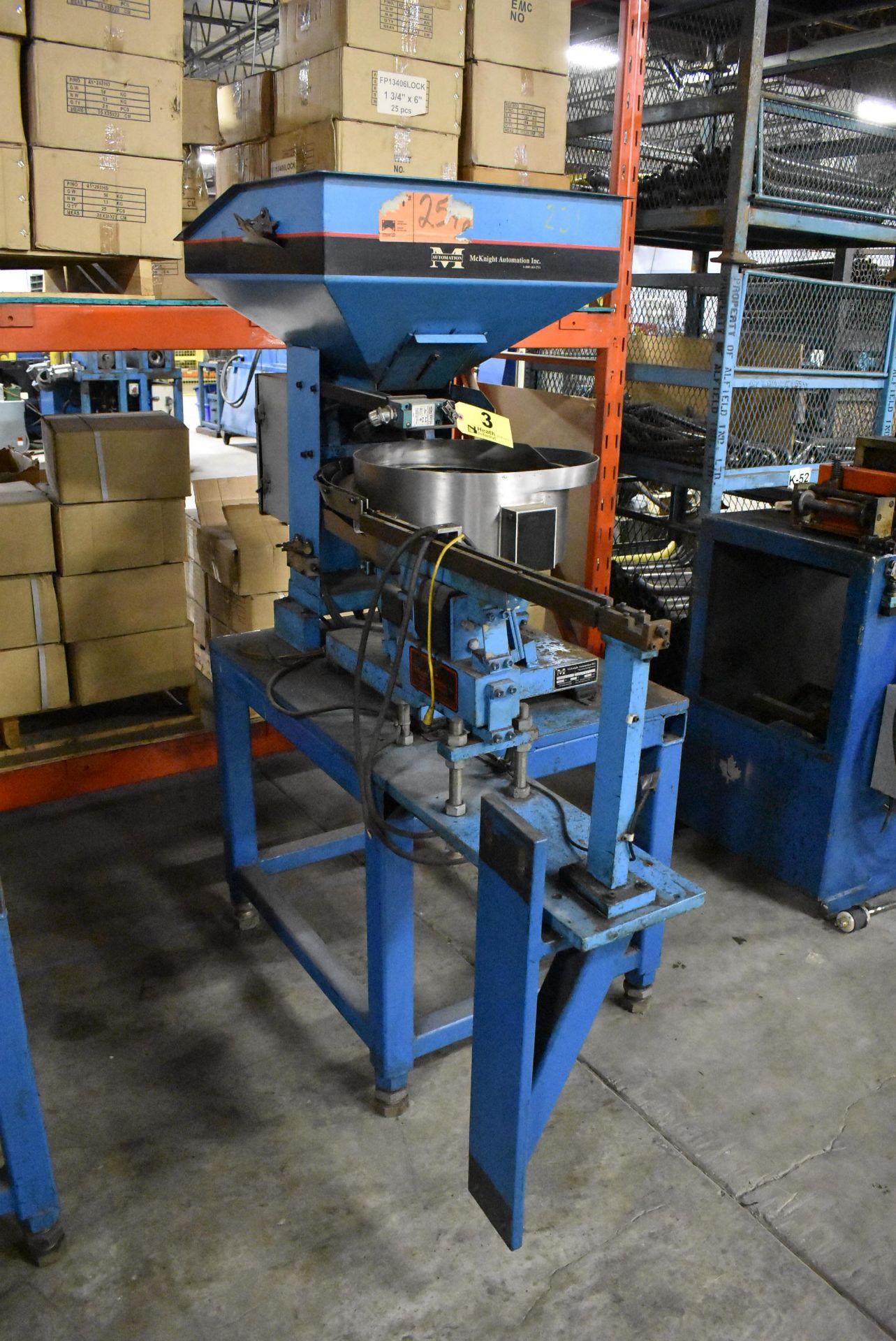 MCKNIGHT AUTOMATION MODEL MAF 15 VIBRATORY FEEDER S/N 18801B, WITH STAND 120V - Image 3 of 6
