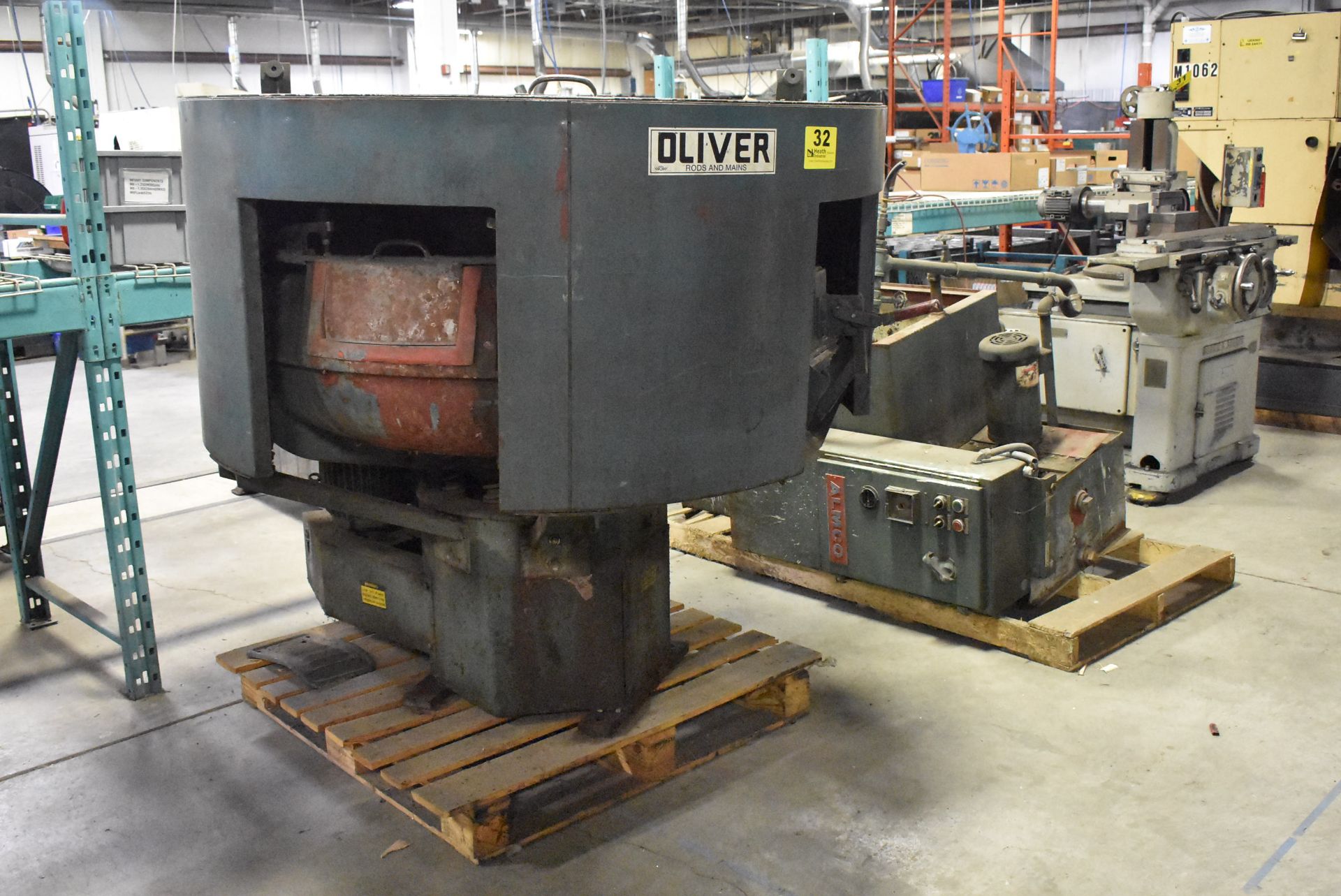 ALMCO MODEL OR-10V ROUND BOWL VIBRATORY DEBURRER S/N 108201, VARIABLE SPEED WITH CONTROLS, MEDIA - Image 2 of 11