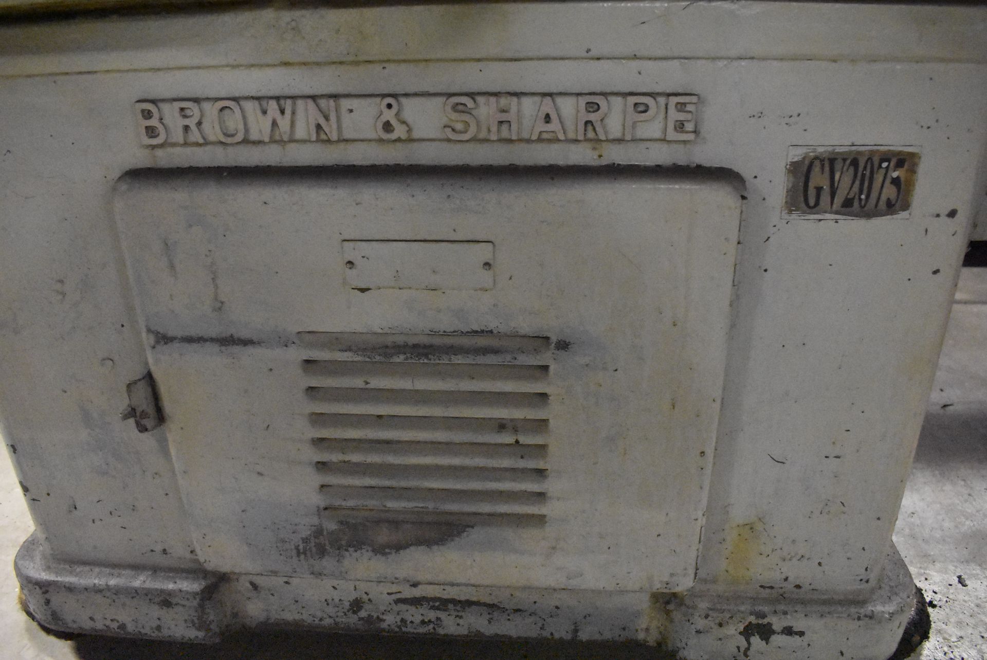 BROWN & SHARPE NO. 13 TOOL & CUTTER GRINDER - Image 5 of 11