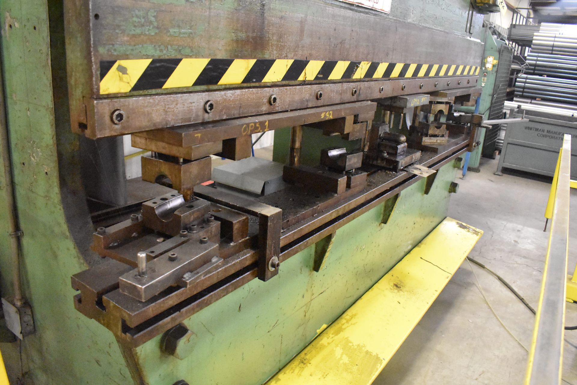 PEARSON 120 TON MODEL 8/120 ELECTRO-HYDRAULIC PRESS BRAKE, S/N 12174, 99" LENGTH OF BED AND RAM - Image 4 of 10