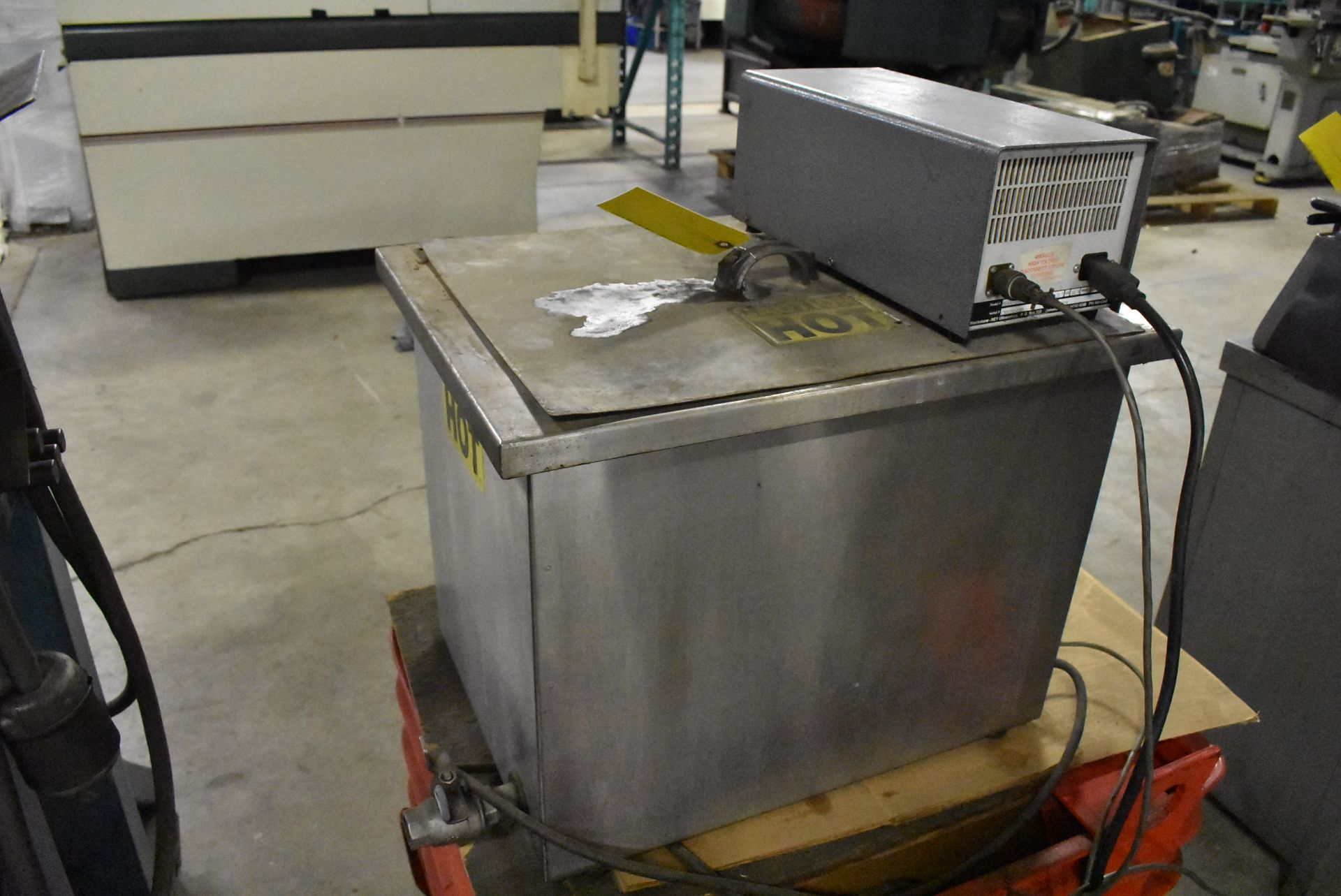 CAE BLACKSTONE ULTRASONICS MODEL HT-1812 ULTRASONIC CLEANER S/N B5D4809-K8D, 120V, WITH MODEL - Image 5 of 7