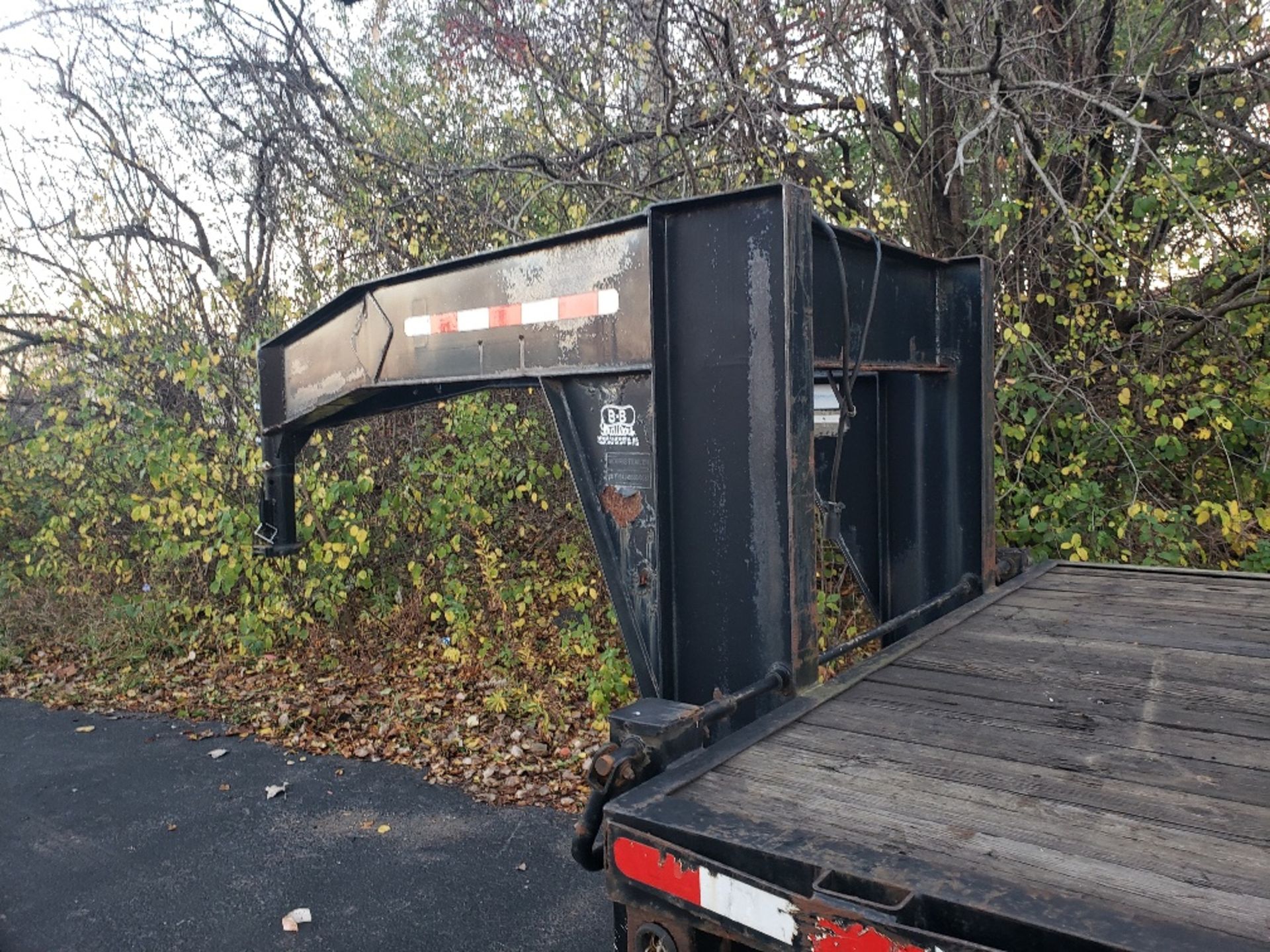 2008 25' B & D GOOSENECK TRAILER, TANDEM AXLE, POP-UP 5' BEAVER TAIL, WITH RAMPS - Image 12 of 14