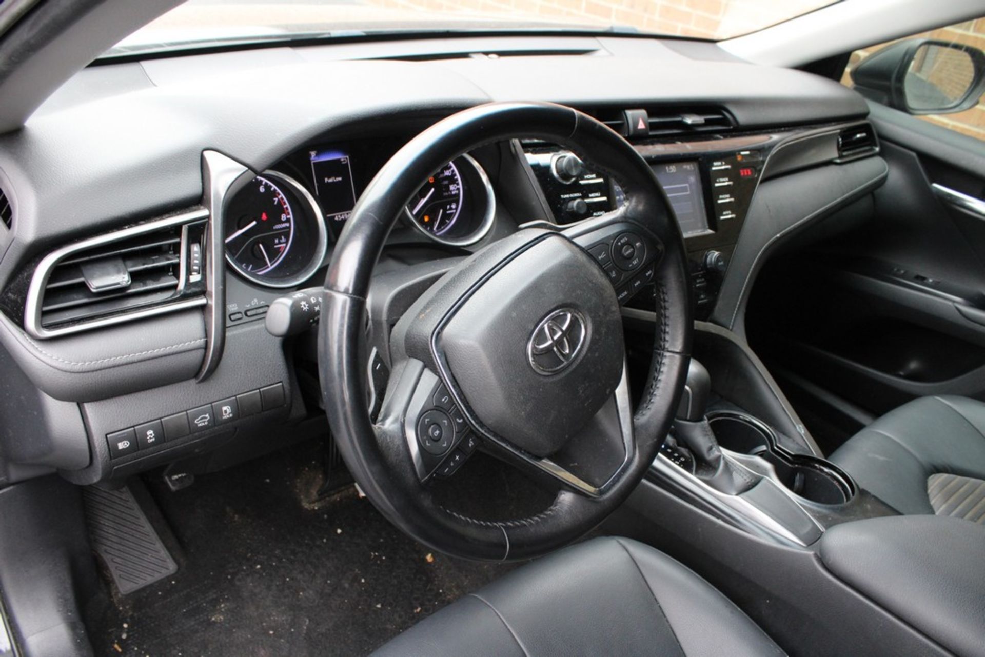 2019 TOYOTA CAMRY SE, 4-DOOR SEDAN, 2.5L L4, VIN 4T1B11HK5KU700606, 45,494 MILES SHOWN ON ODOMETER - Image 8 of 12