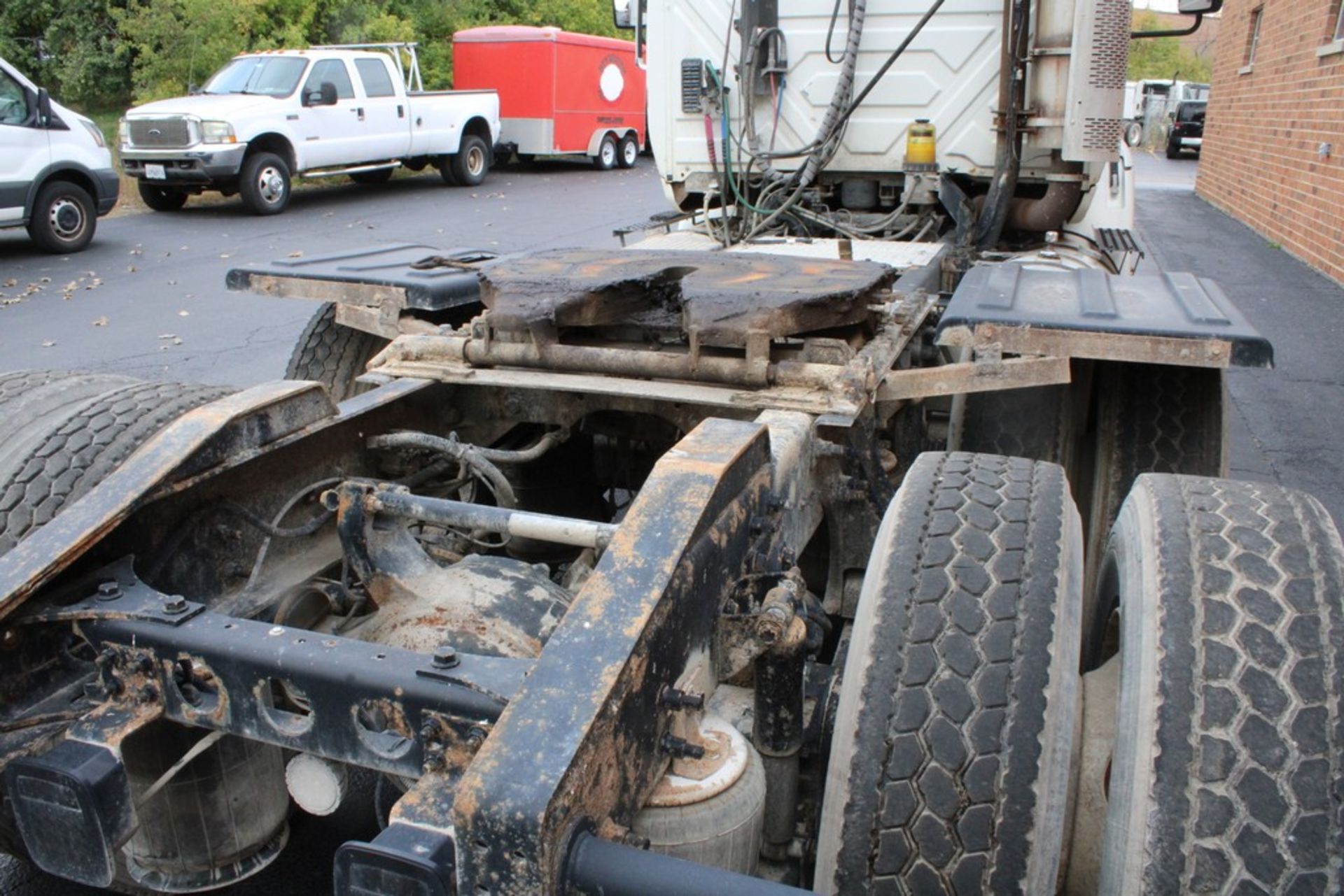 2009 INTERNATIONAL TRANSTAR 8600 TRUCK TRACTOR, DAY CAB, 13.0L L6 DIESEL, WET KIT, VIN - Image 5 of 17