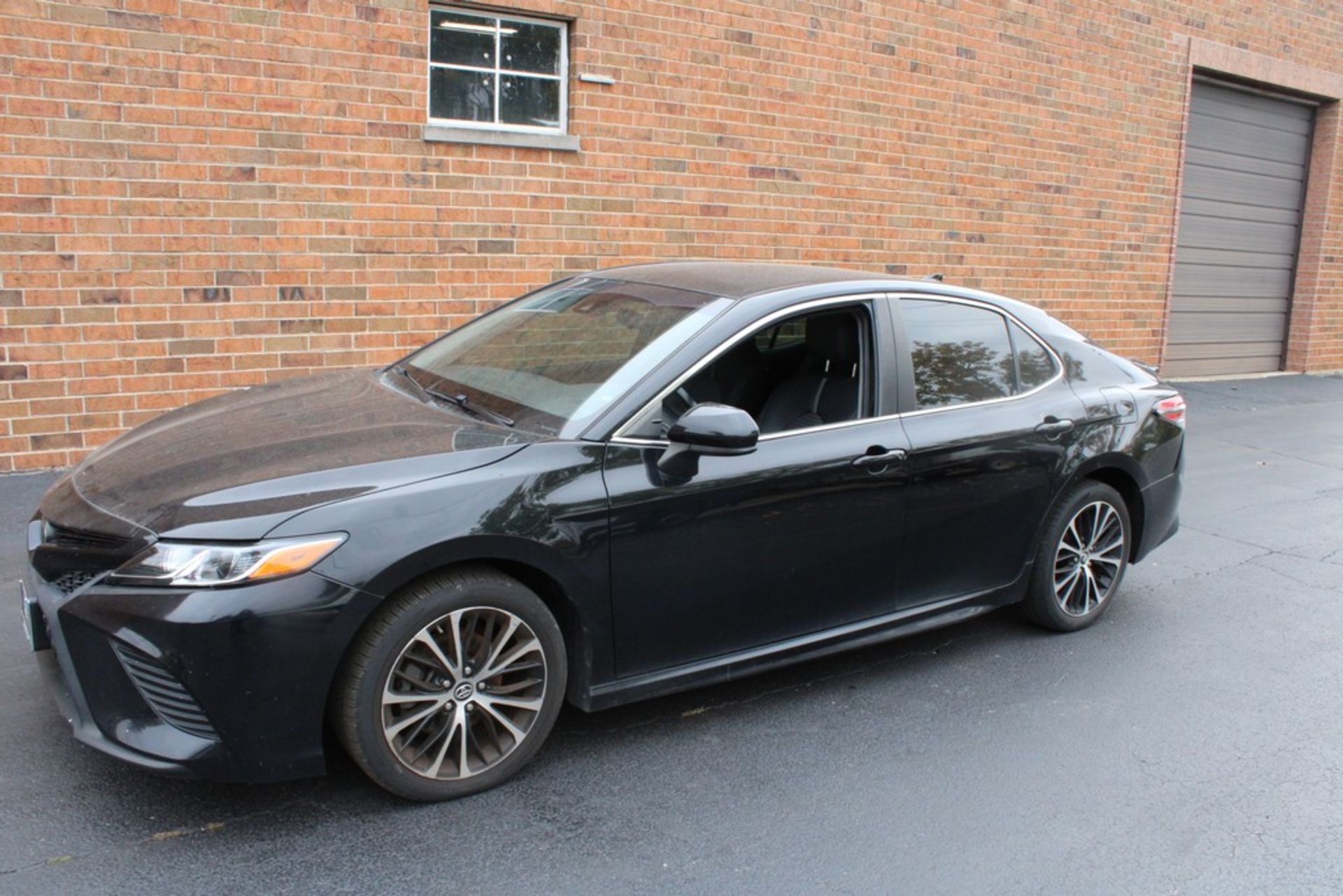 2019 TOYOTA CAMRY SE, 4-DOOR SEDAN, 2.5L L4, VIN 4T1B11HK5KU700606, 45,494 MILES SHOWN ON ODOMETER