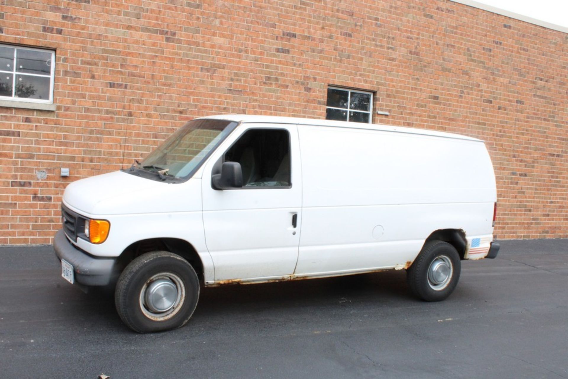 2009 FORD ECONOLINE E-350 SUPER DUTY CARGO VAN, 5.4L V8, VIN 1FTSE34L36DB05469, MILEAGE UNKNOWN