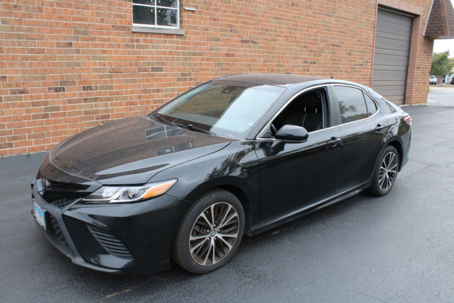 2019 TOYOTA CAMRY SE, 4-DOOR SEDAN, 2.5L L4, VIN 4T1B11HK5KU700606, 45,494 MILES SHOWN ON ODOMETER - Image 5 of 12