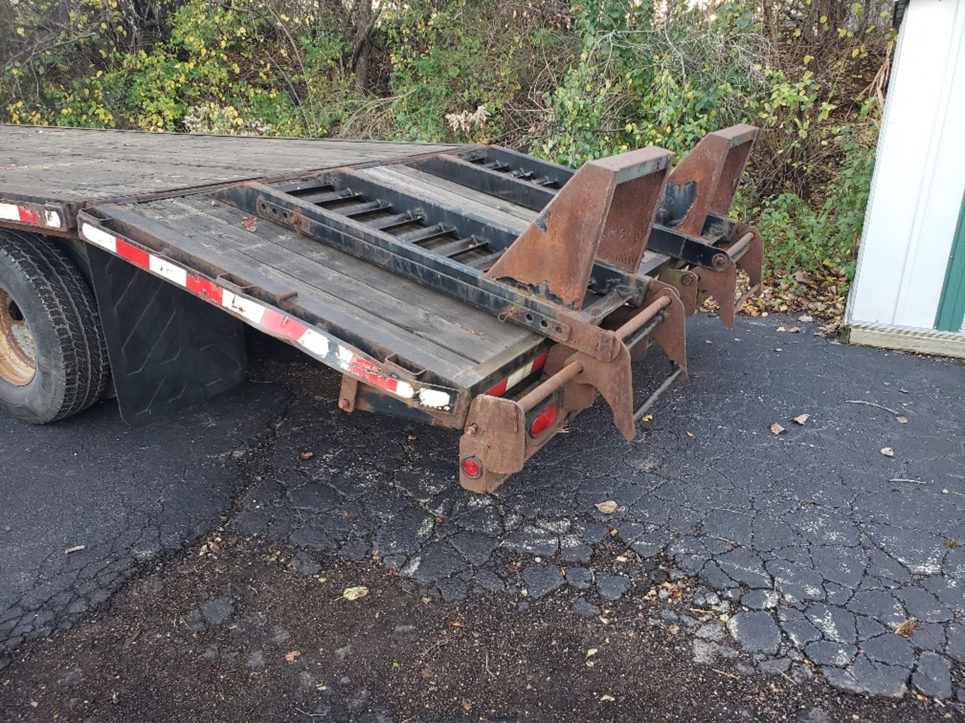 2008 25' B & D GOOSENECK TRAILER, TANDEM AXLE, POP-UP 5' BEAVER TAIL, WITH RAMPS - Image 14 of 14