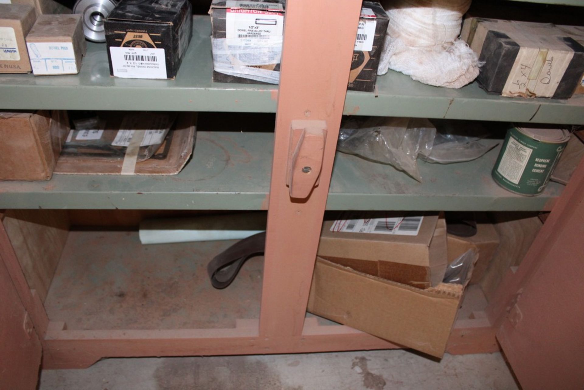 TWO DOOR CABINET WITH LARGE QTY OF HARDWARE & CLAMPS - Image 4 of 4