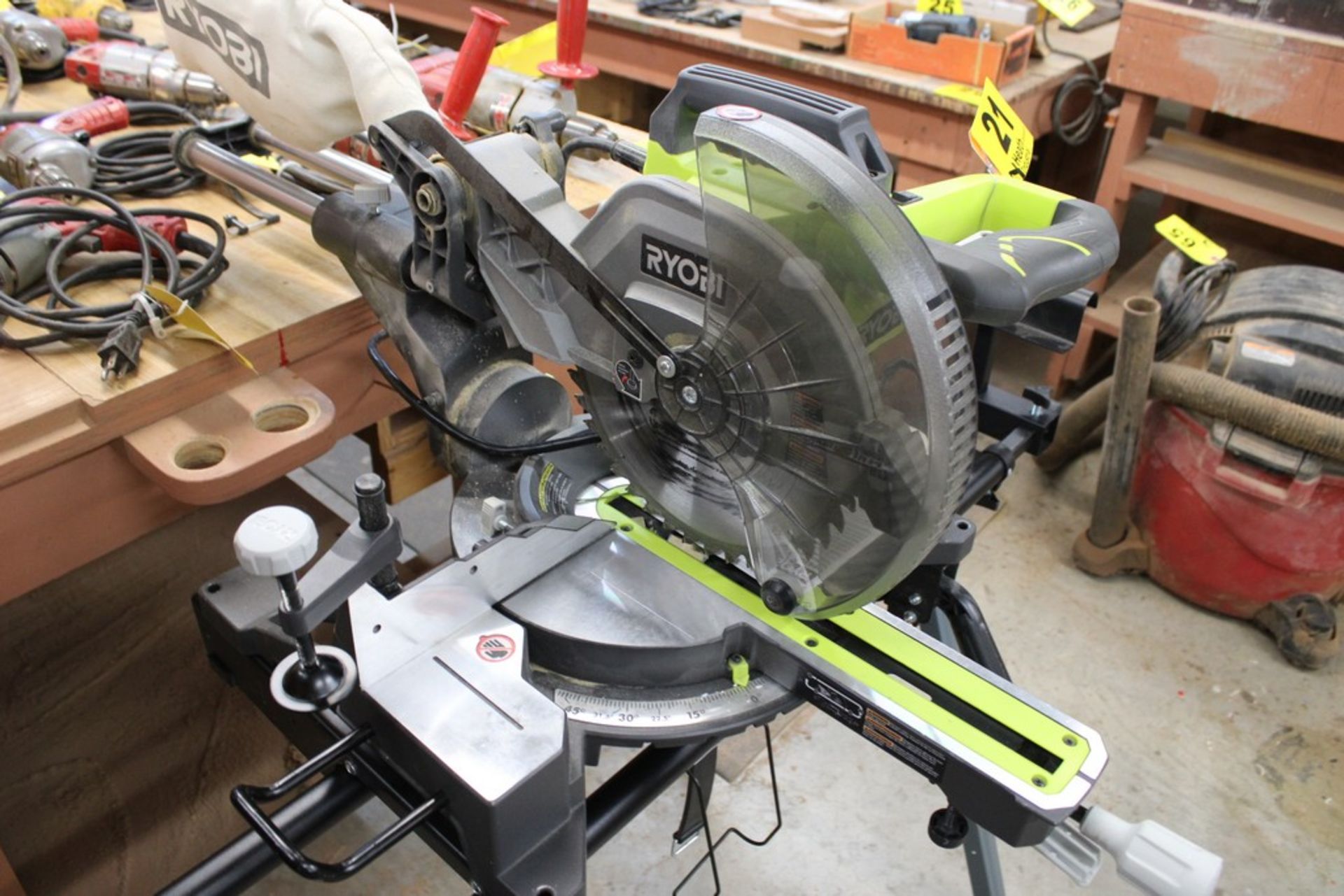 RYOBI MODEL TSS103 10" SLIDING COMPOUND MITRE SAW WITH PERFORMAX PORTABLE STAND - Image 3 of 4