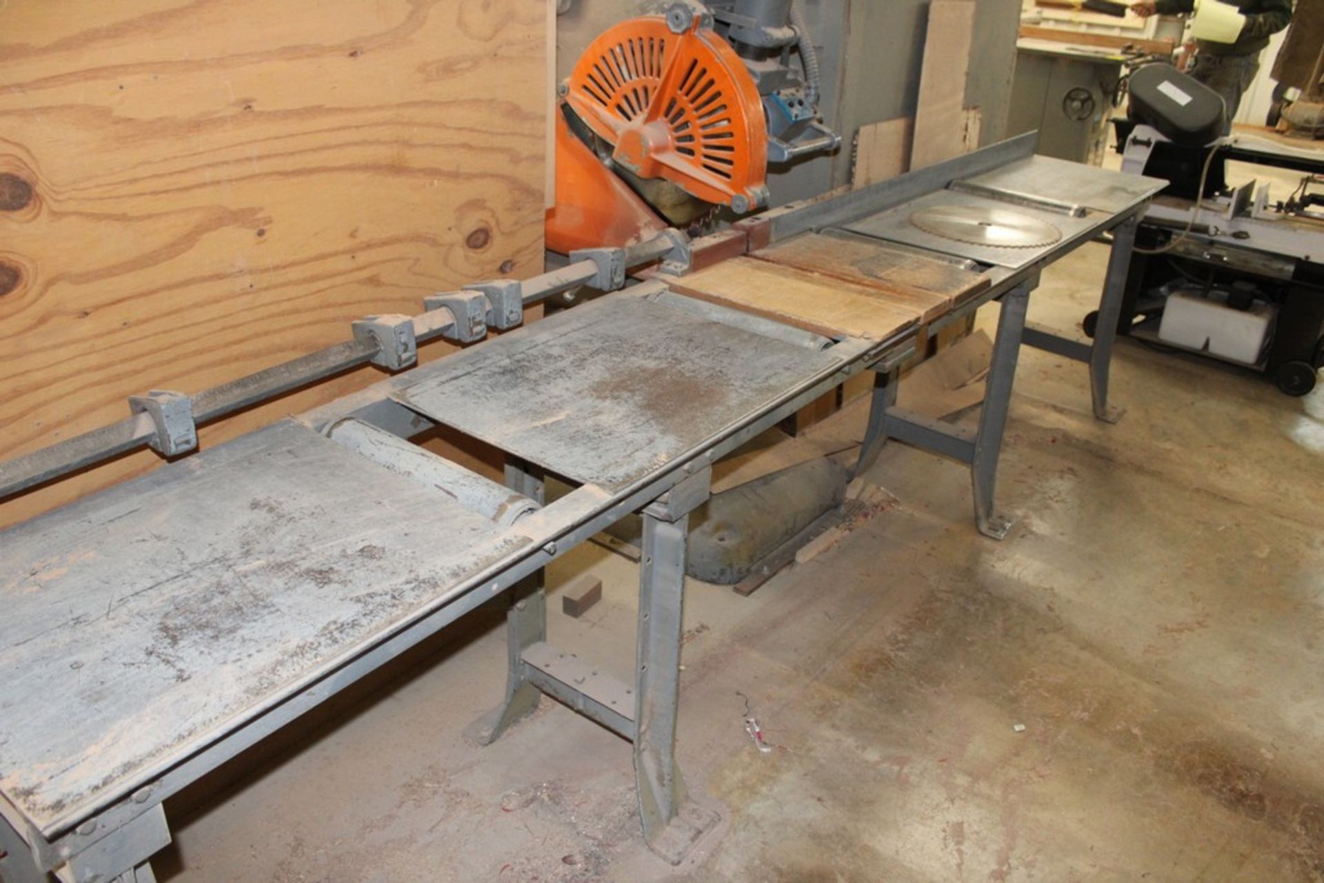 YATES AMERICAN 16" BLADE SWING SAW, S/N B-5923, 5 HP DRIVE, WITH ROLLER TABLE, WITH EXTRA 14" BLADE - Image 4 of 7