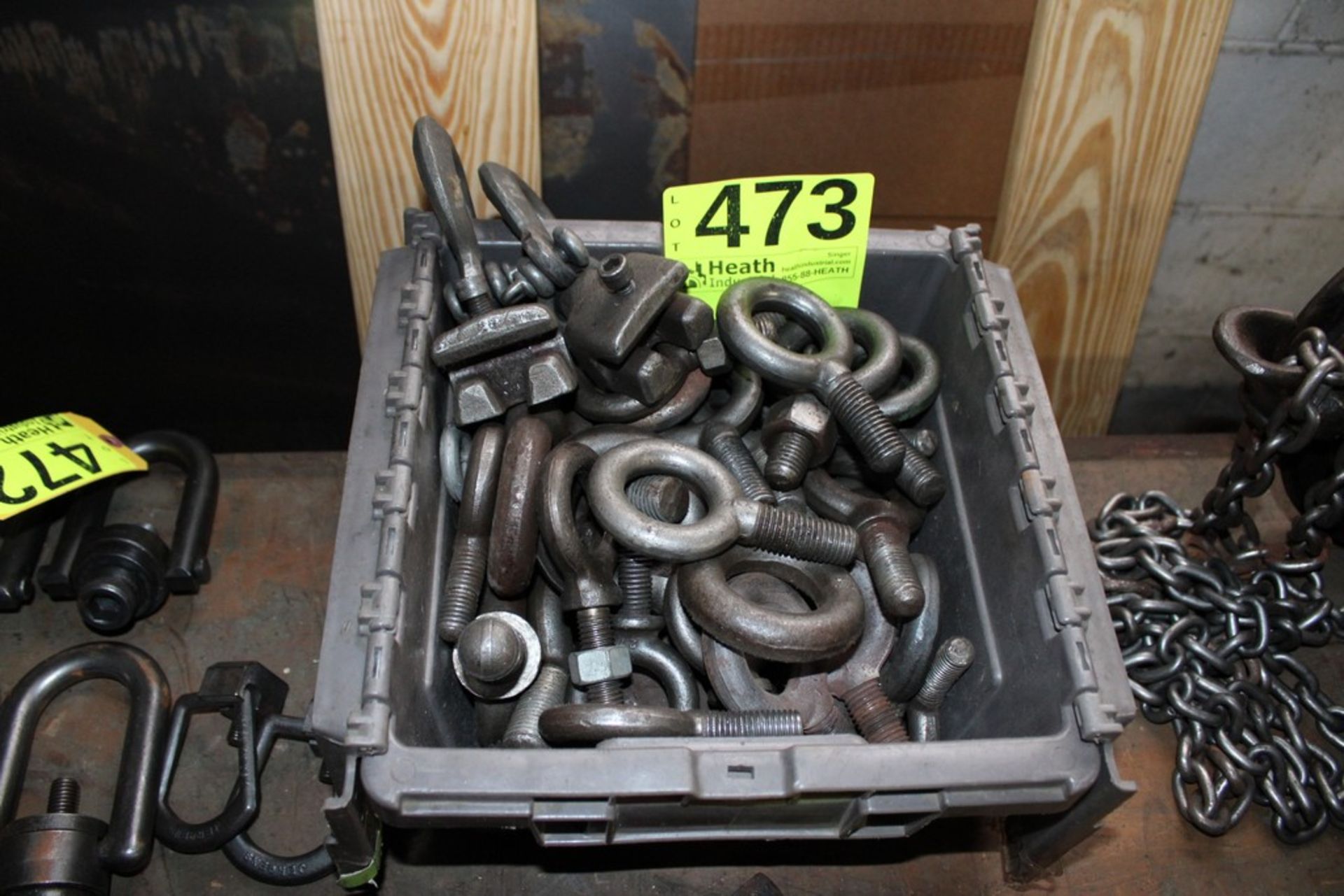 ASSORTED EYE BOLTS IN PLASTIC TOTE