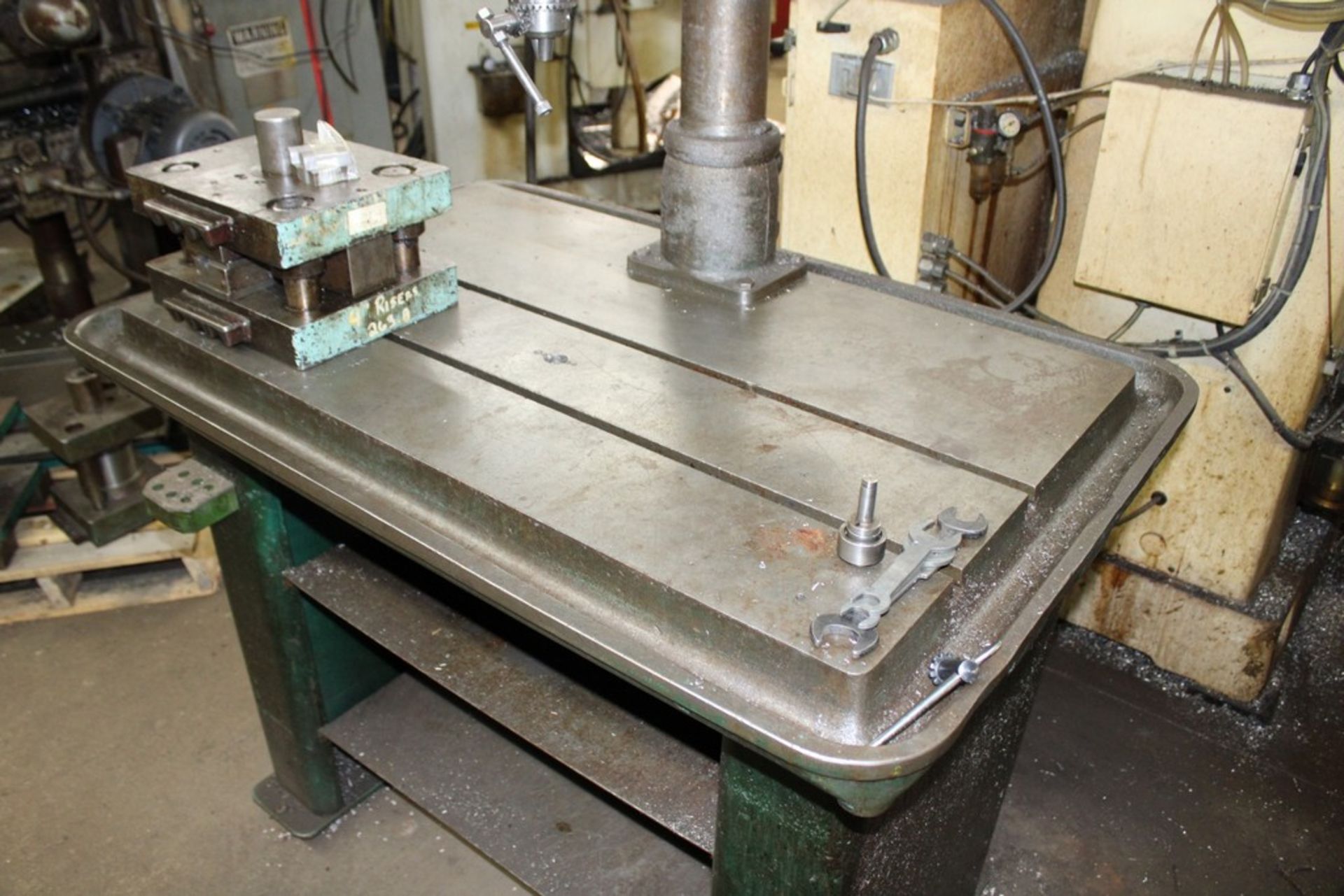POWERMATIC 20" MODEL 1200 VARIABLE SPEED DRILL,40" X 24" PRODUCTION WORK TABLE - Image 3 of 4