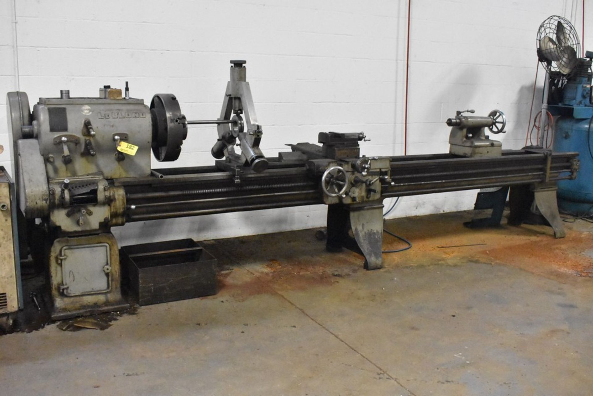 LEBLOND 22"X144" TOOLROOM LATHE, S/N H485, 350 SPINDLE RPM, WITH 18" 3-JAW CHUCK, TAPER