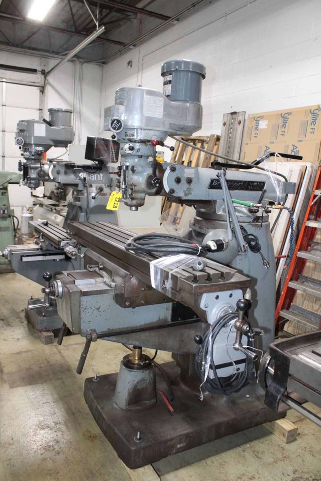 BRIDGEPORT 2 HP MODEL SERIES II SPECIAL VARIABLE SPEED RAM TYPE VERTICAL MILL, S/N 4922S, 58â€