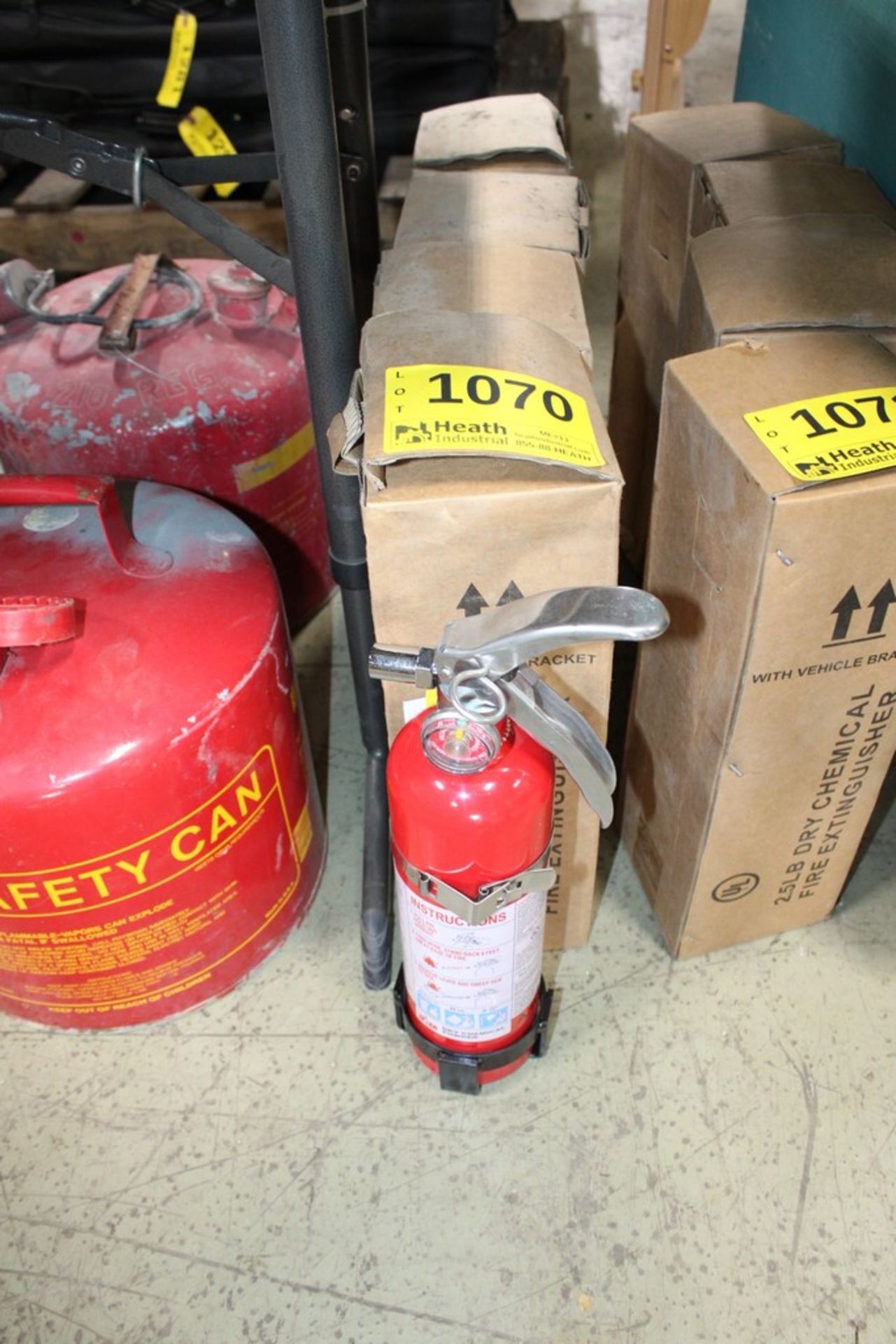 (4) BFM 2-1/2 LB DRY CHEMICAL FIRE EXTINGUISHERS