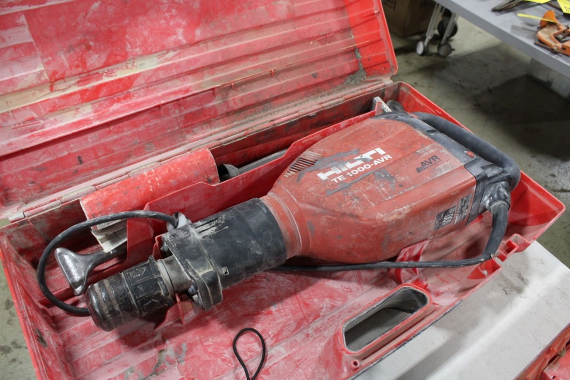 HILTI MODEL TE 1000-AVR DEMOLITION HAMMER, CORDED, WITH CASE