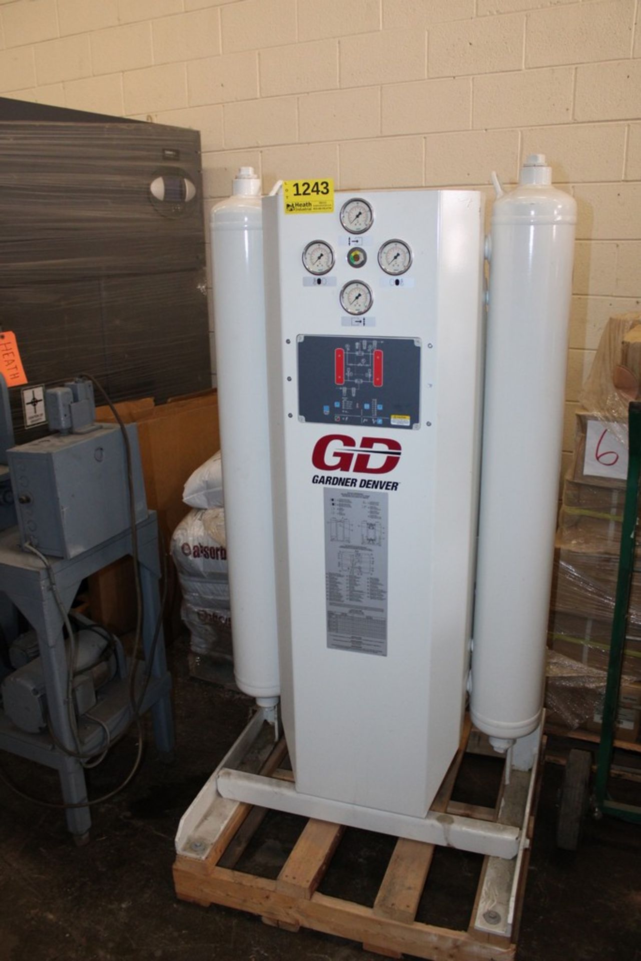 GARDNER DENVER TWIN TANK VERTICAL AIR COMPRESSOR