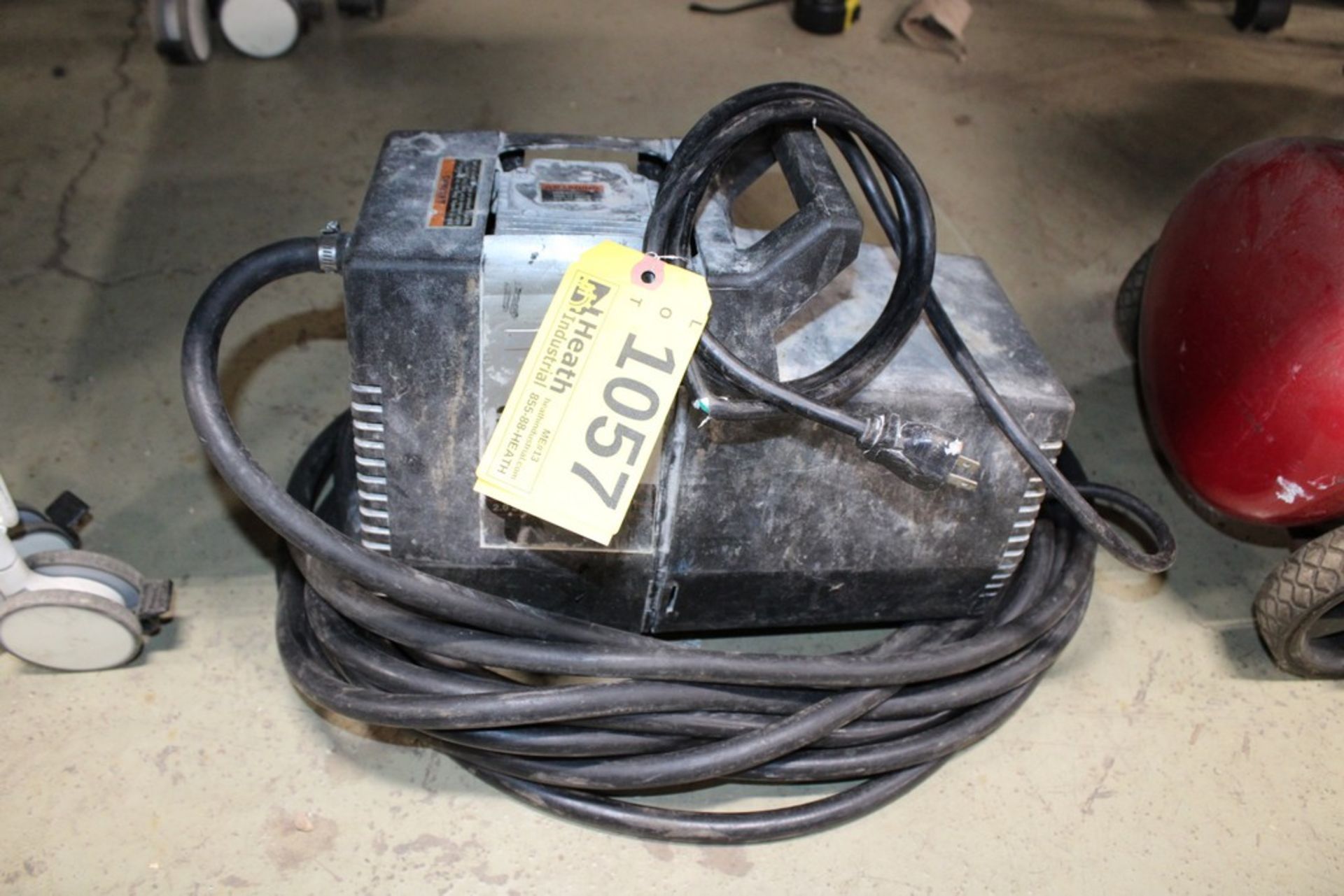 SEARS 3-1/2 HP AIR COMPRESSOR WITH HOSE