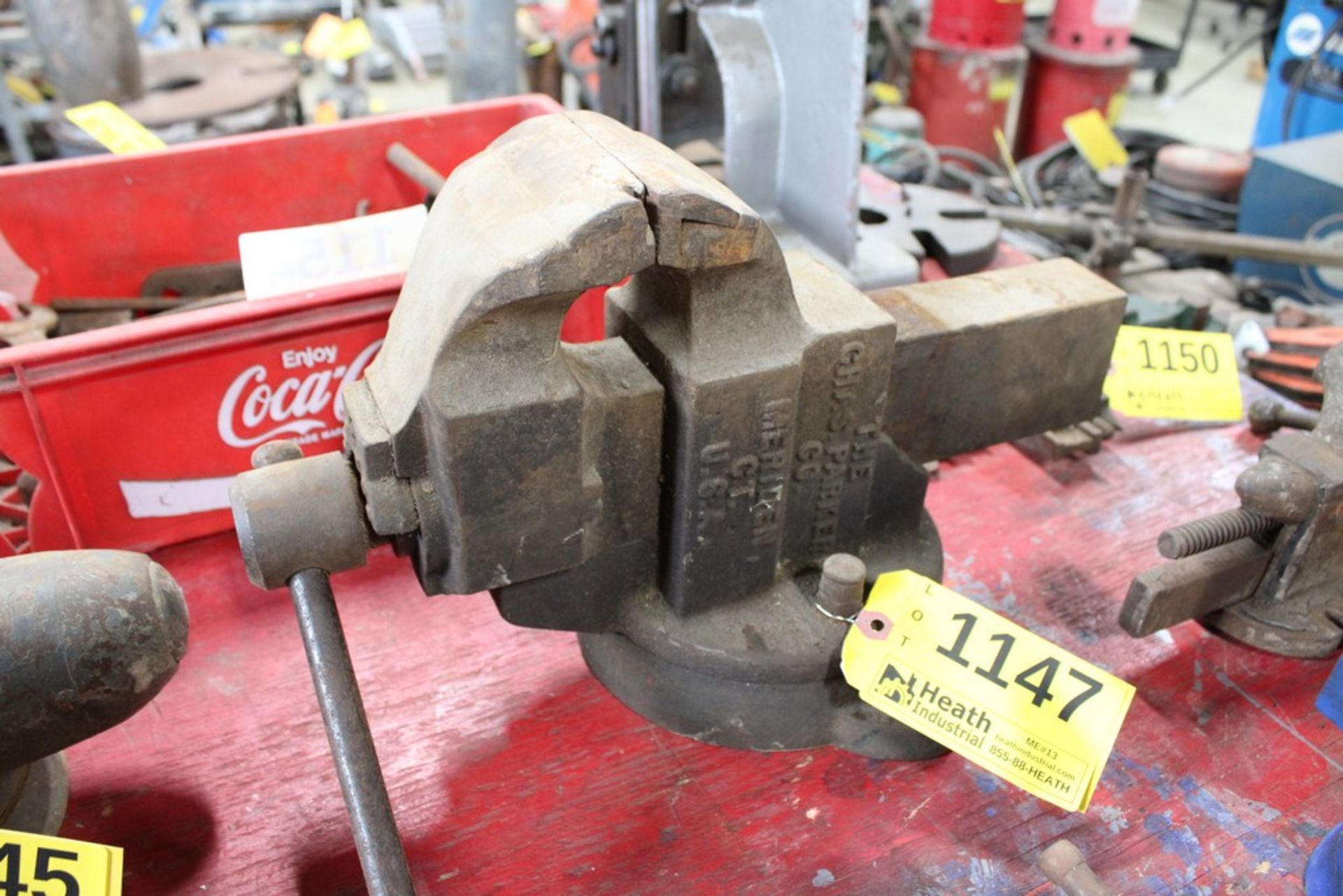 PARKER 4" BENCH VISE WITH ROTARY BASE