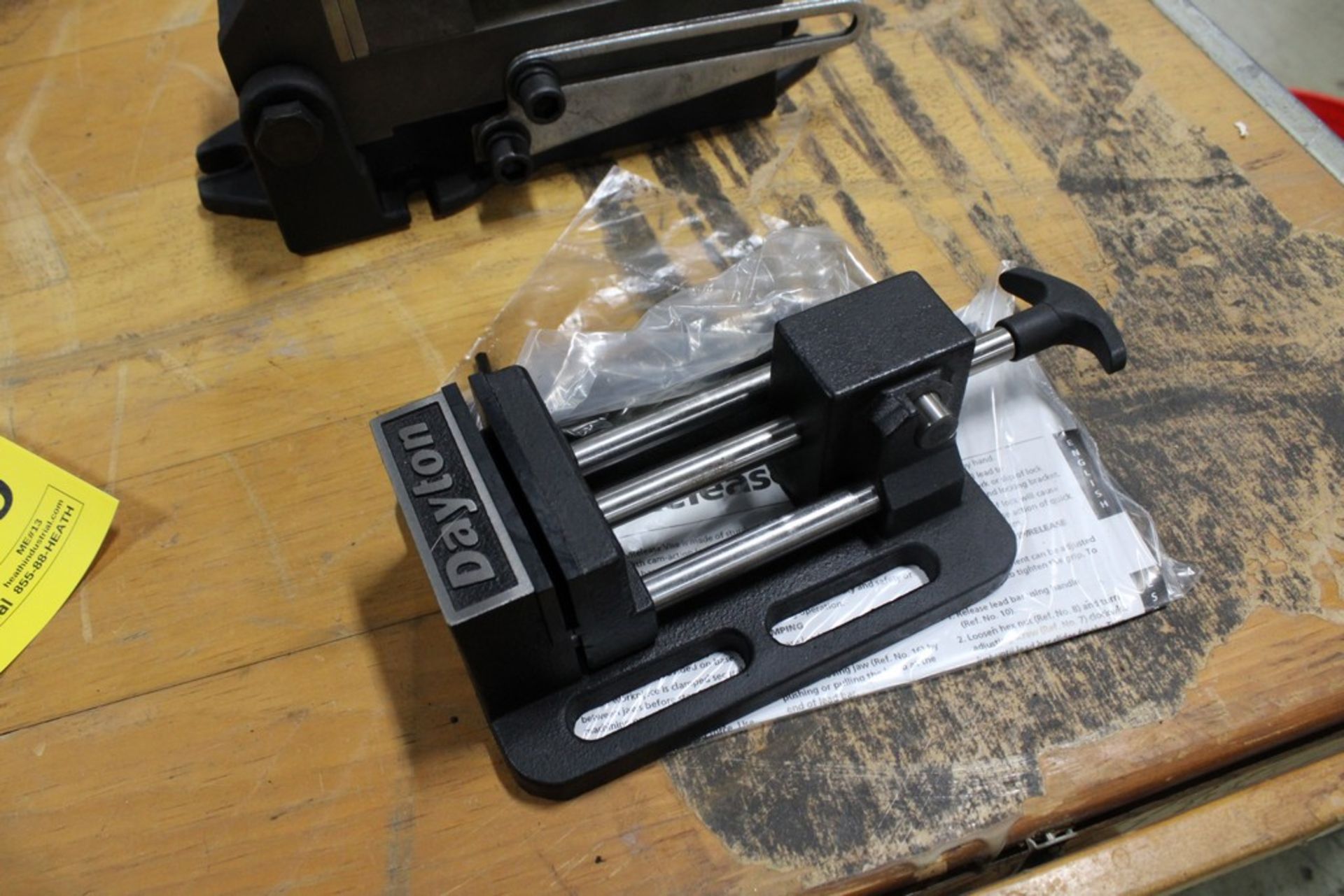 DAYTON MODEL 4TK06A 3" QUICK GRIP/RELEASE VISE(NEW)