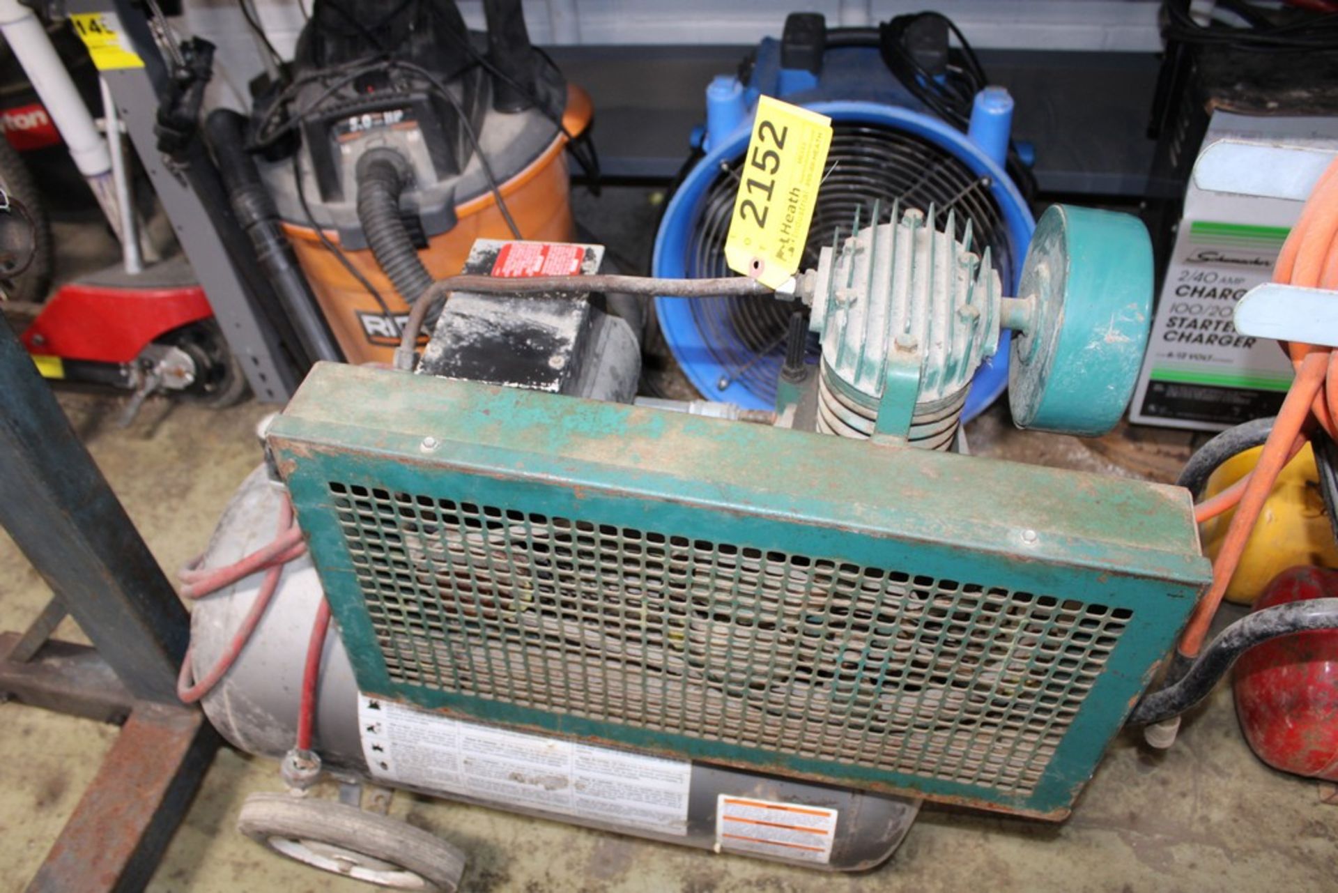 5 HP PORTABLE AIR COMPRESSOR WITH PNEUMATIC HOSE REEL - Image 3 of 3