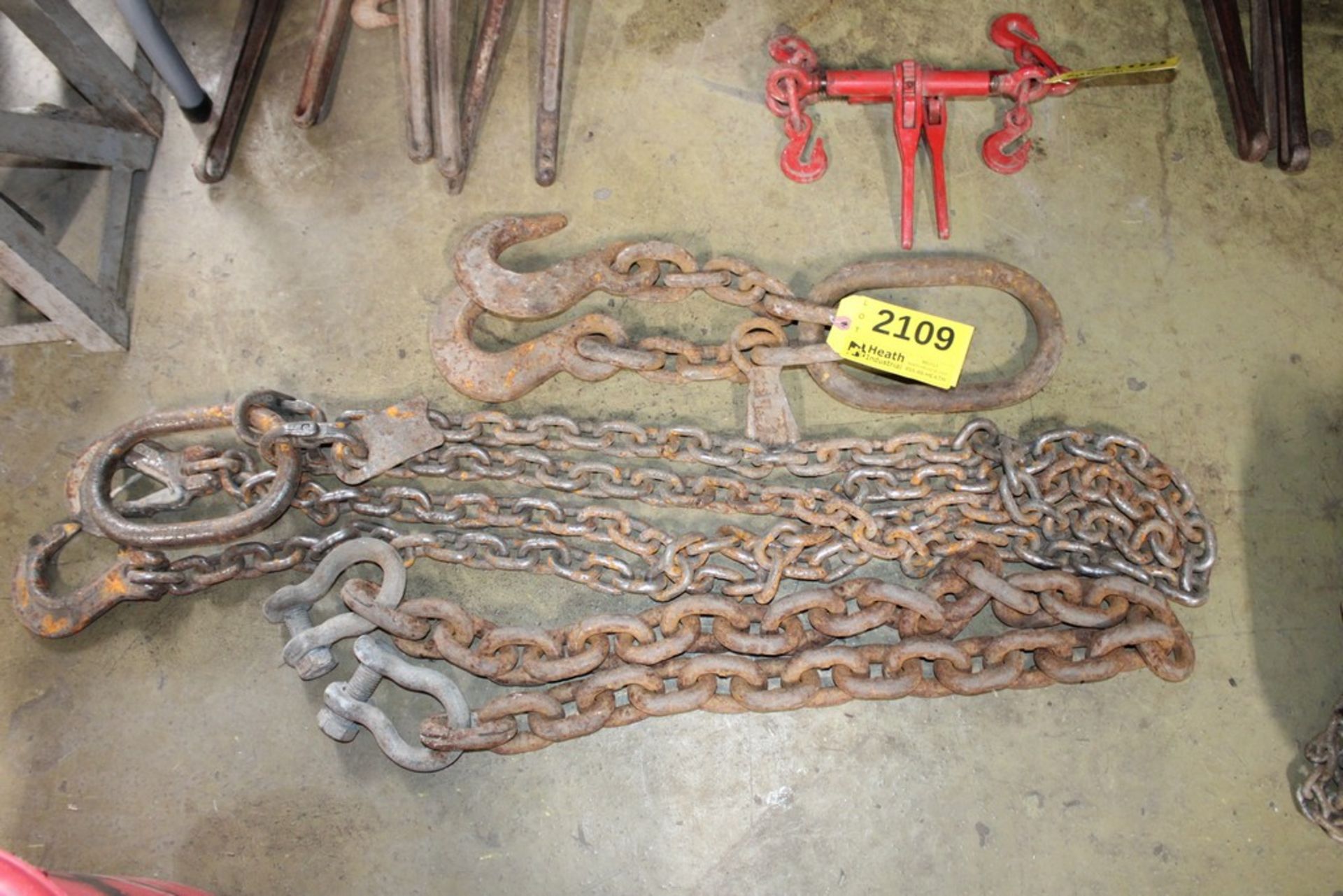 (2) TWO LEG LIFTING CHAINS, CHAIN WITH (2) SHACKLES