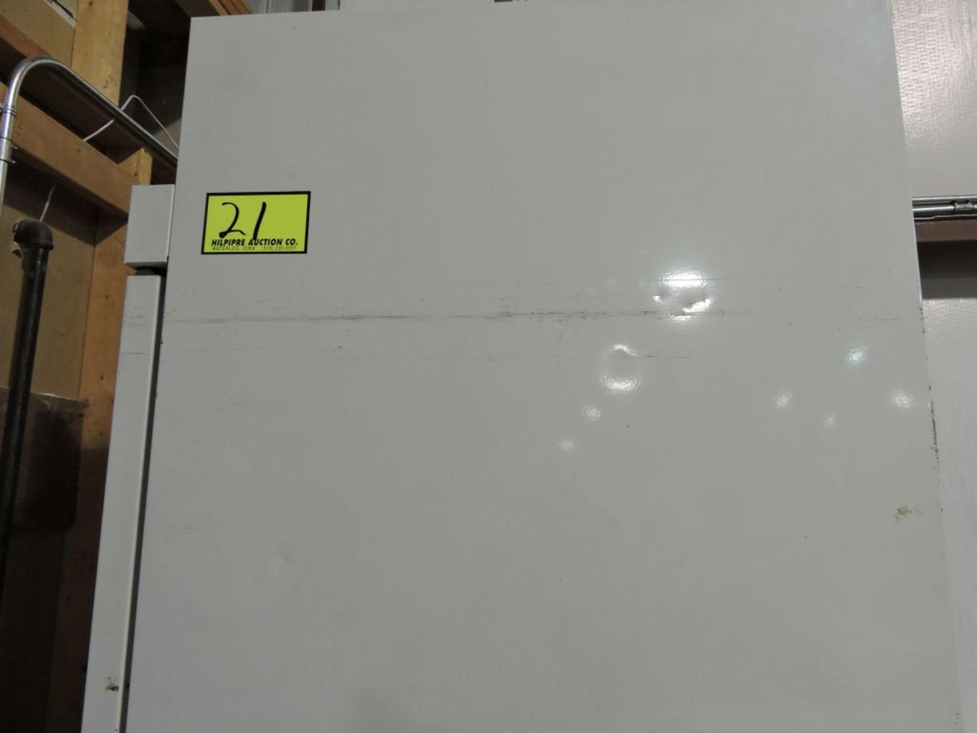 Kelvinator freezer, model TSCHSQL-4, s/n C1167881. (Loading fee $50) - Image 2 of 2