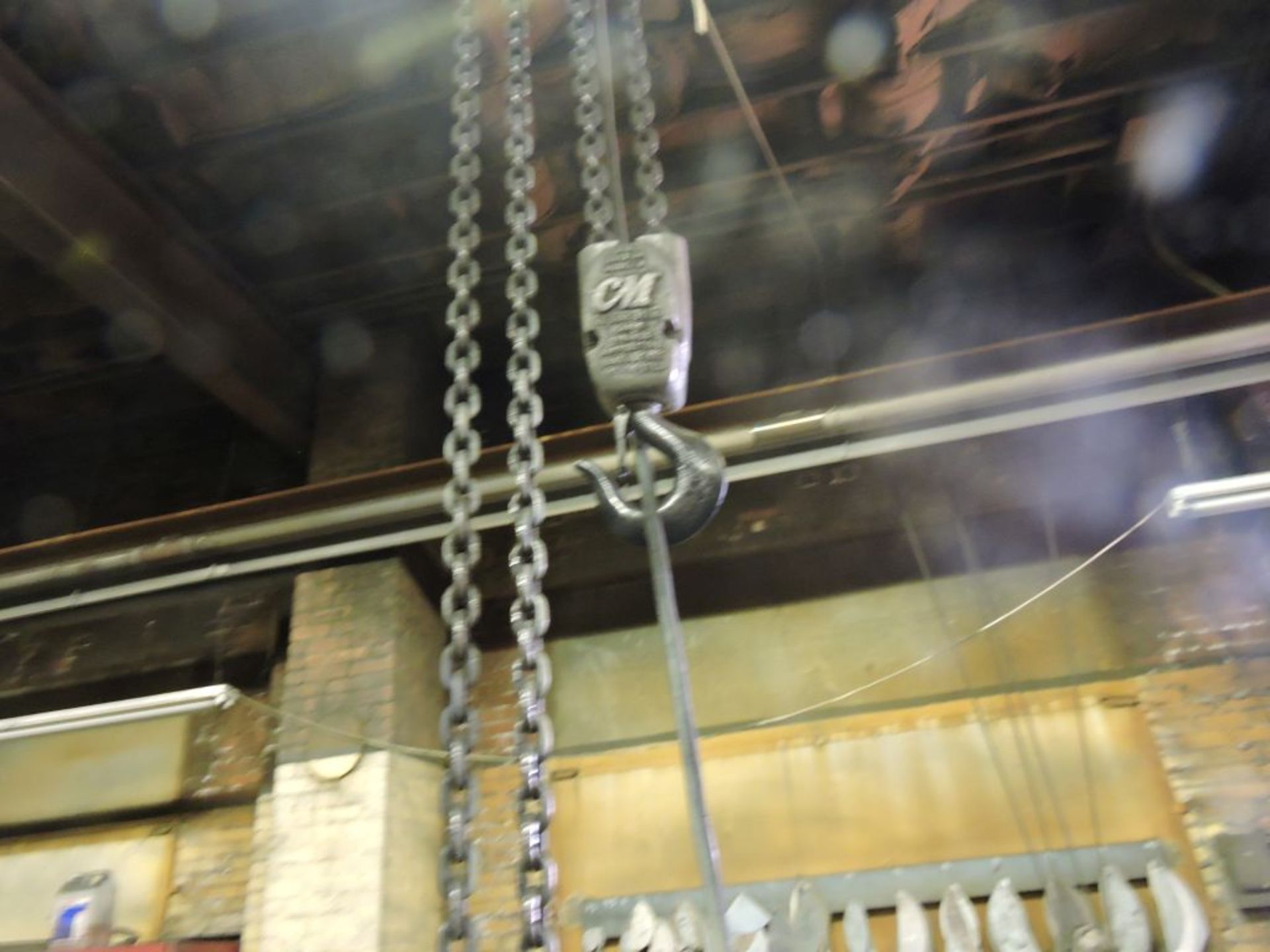 Loadstar electric chain hoist. - Image 2 of 3