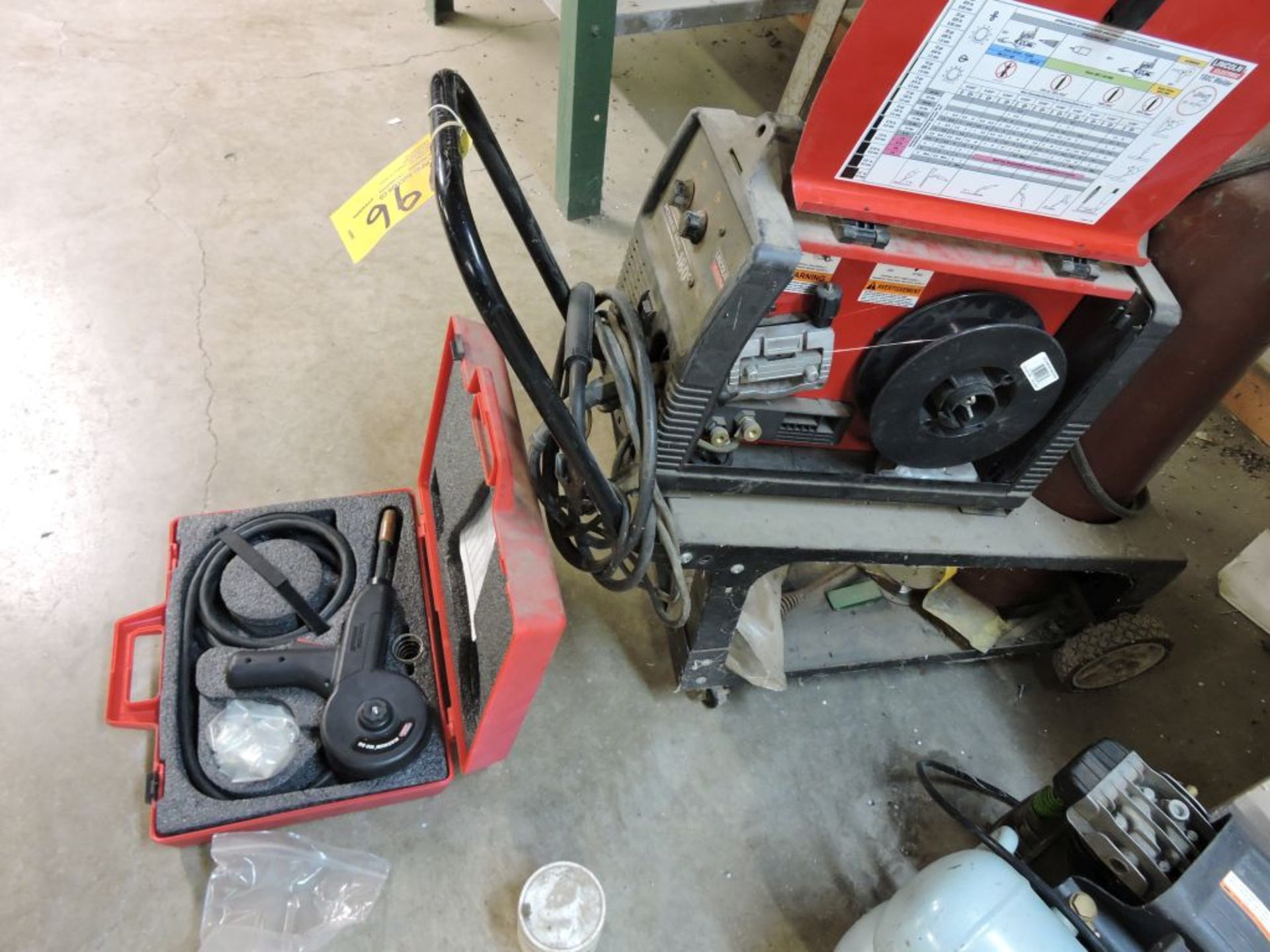 Lincoln electric welder, with new ???, 180 amp, head. - Image 2 of 4