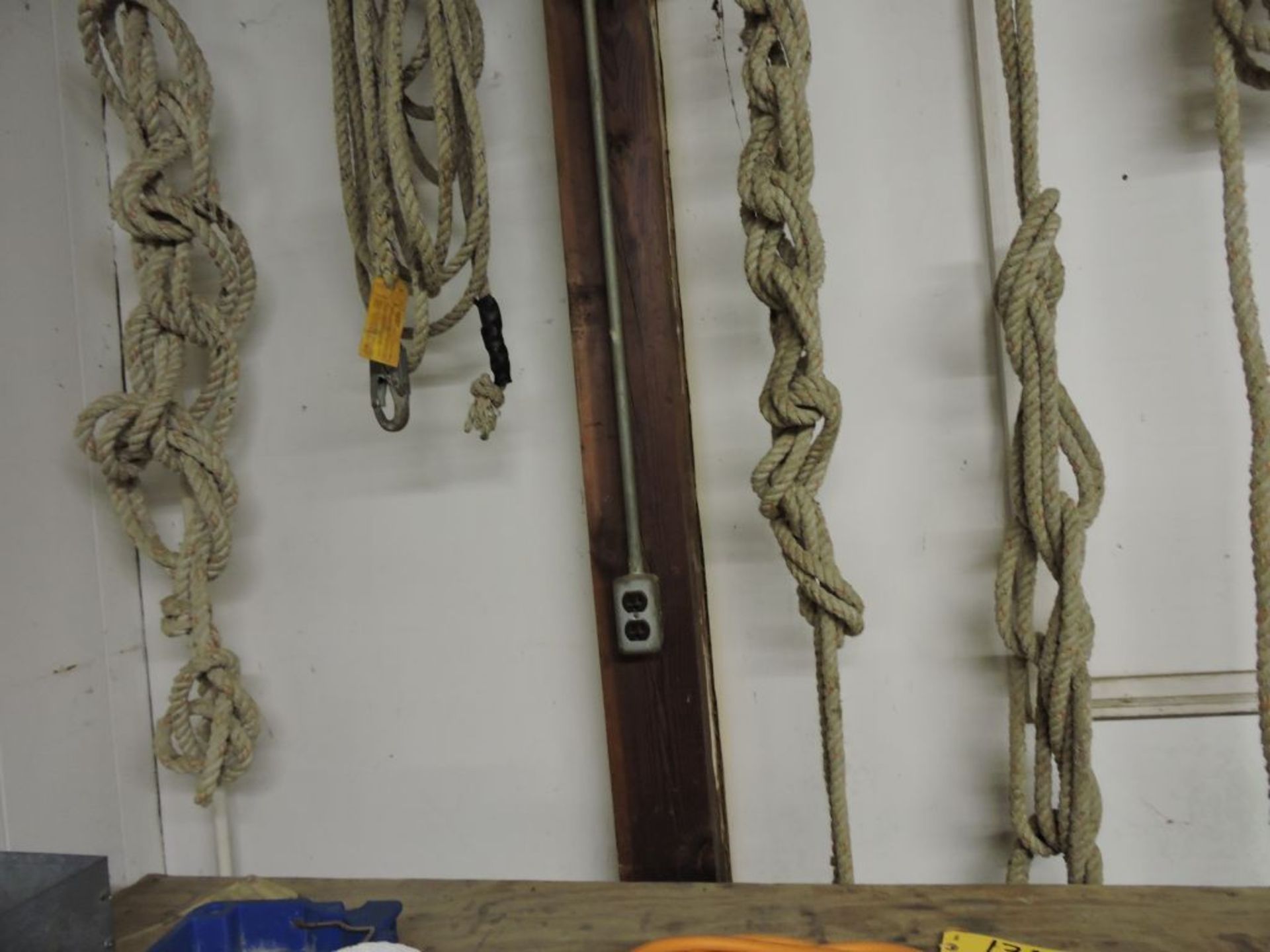 All rope on table. - Image 3 of 3