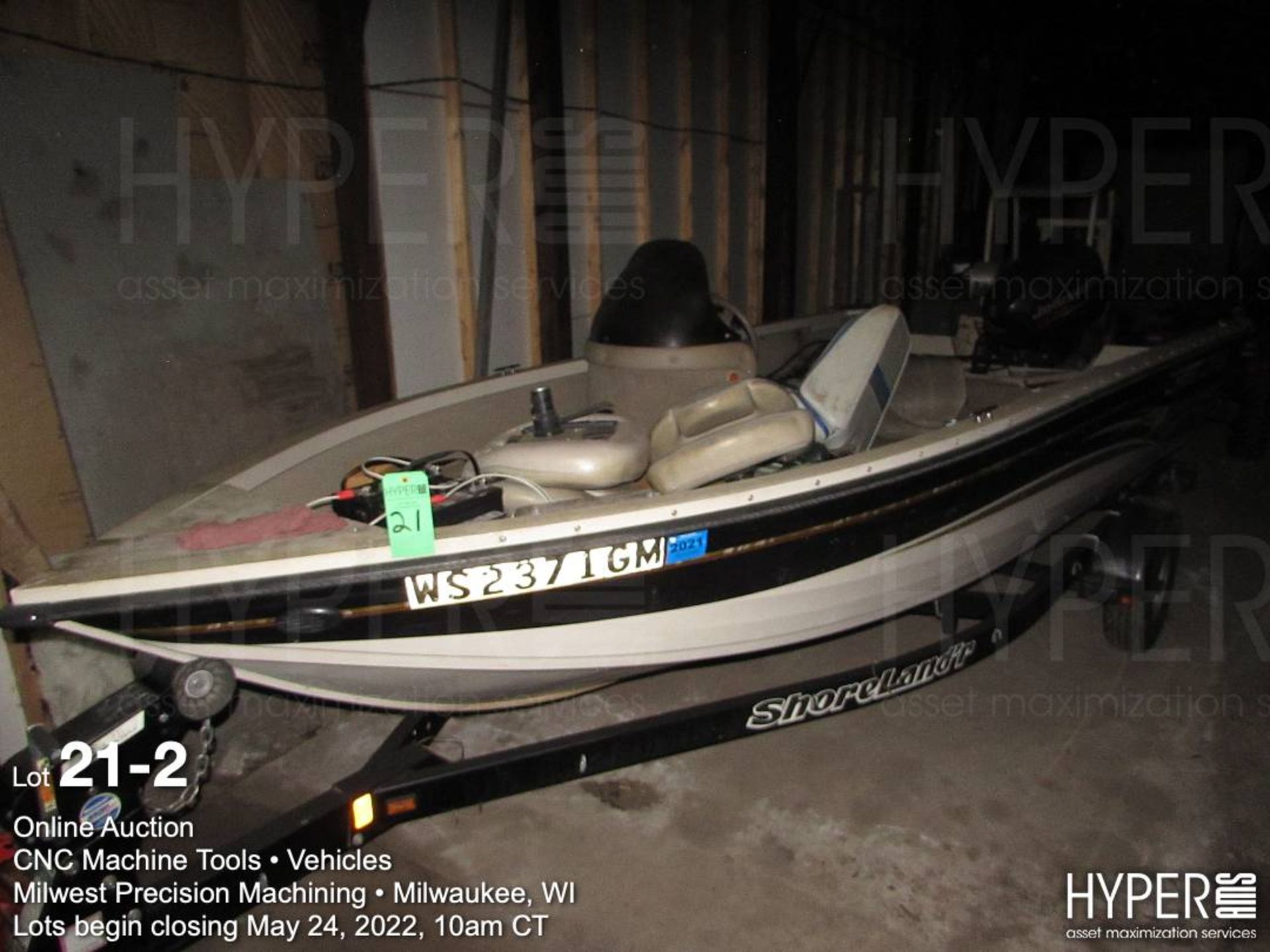 2003 17' Crestliner model: 1750FH aluminum fishing boat, with a Johnson 90-HP Engine, Lowrance X5I f - Image 2 of 38