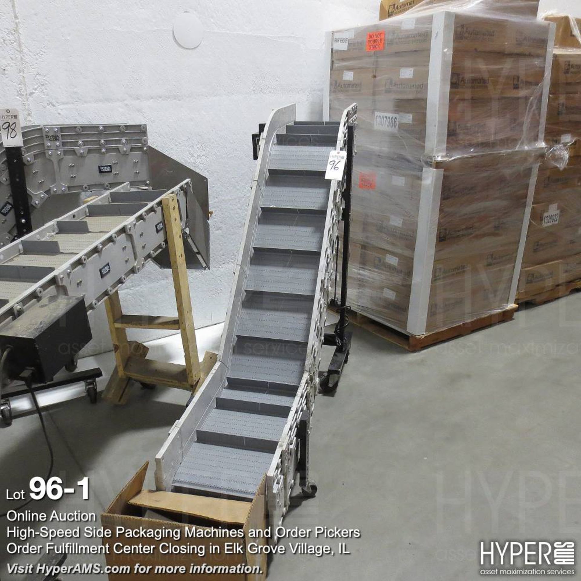 Dyna Con cleated, 14" elevated conveyor