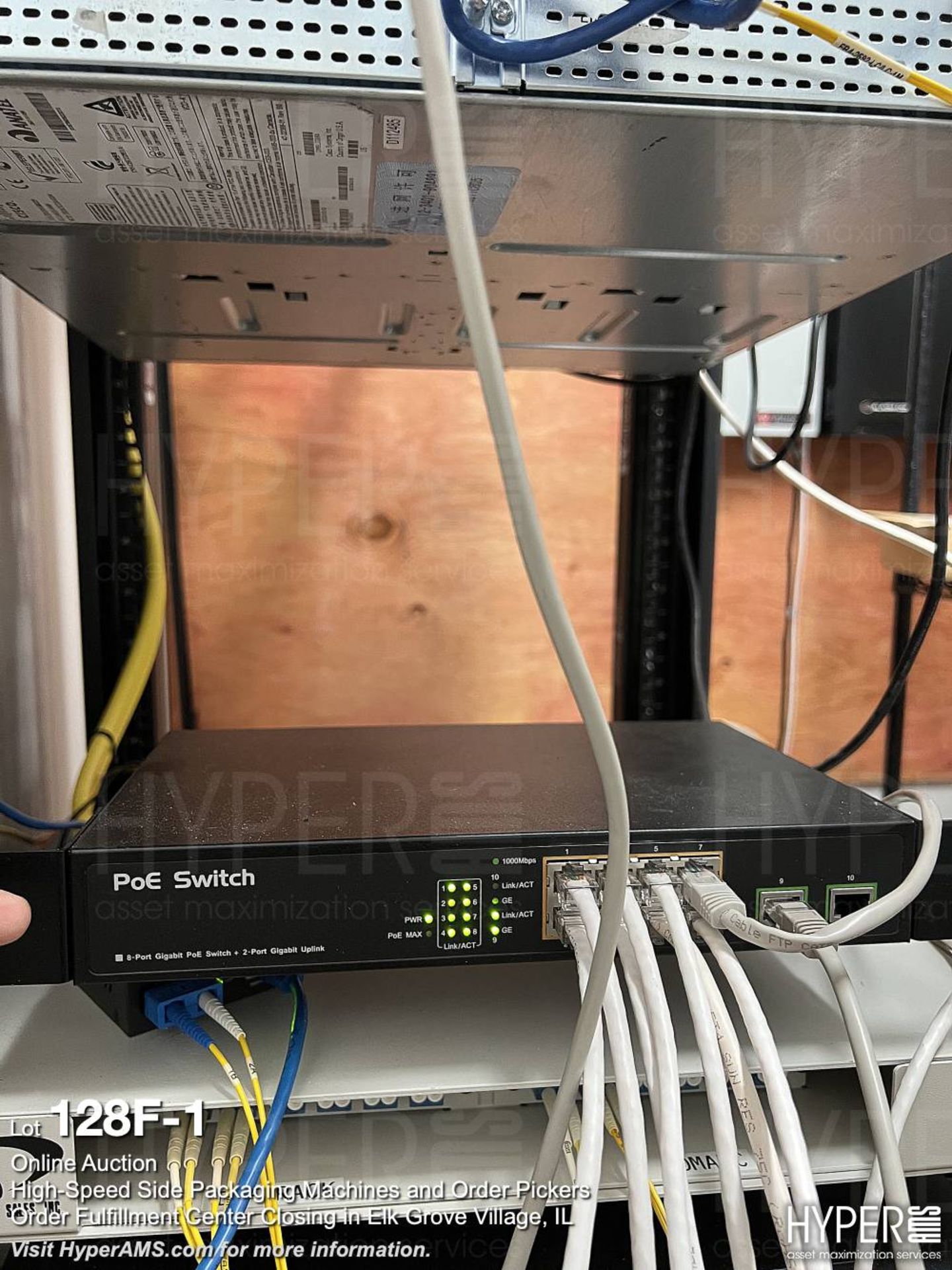 Shenzhen 8-port Gigabit PoE switch + 2-port Gigabit uplink