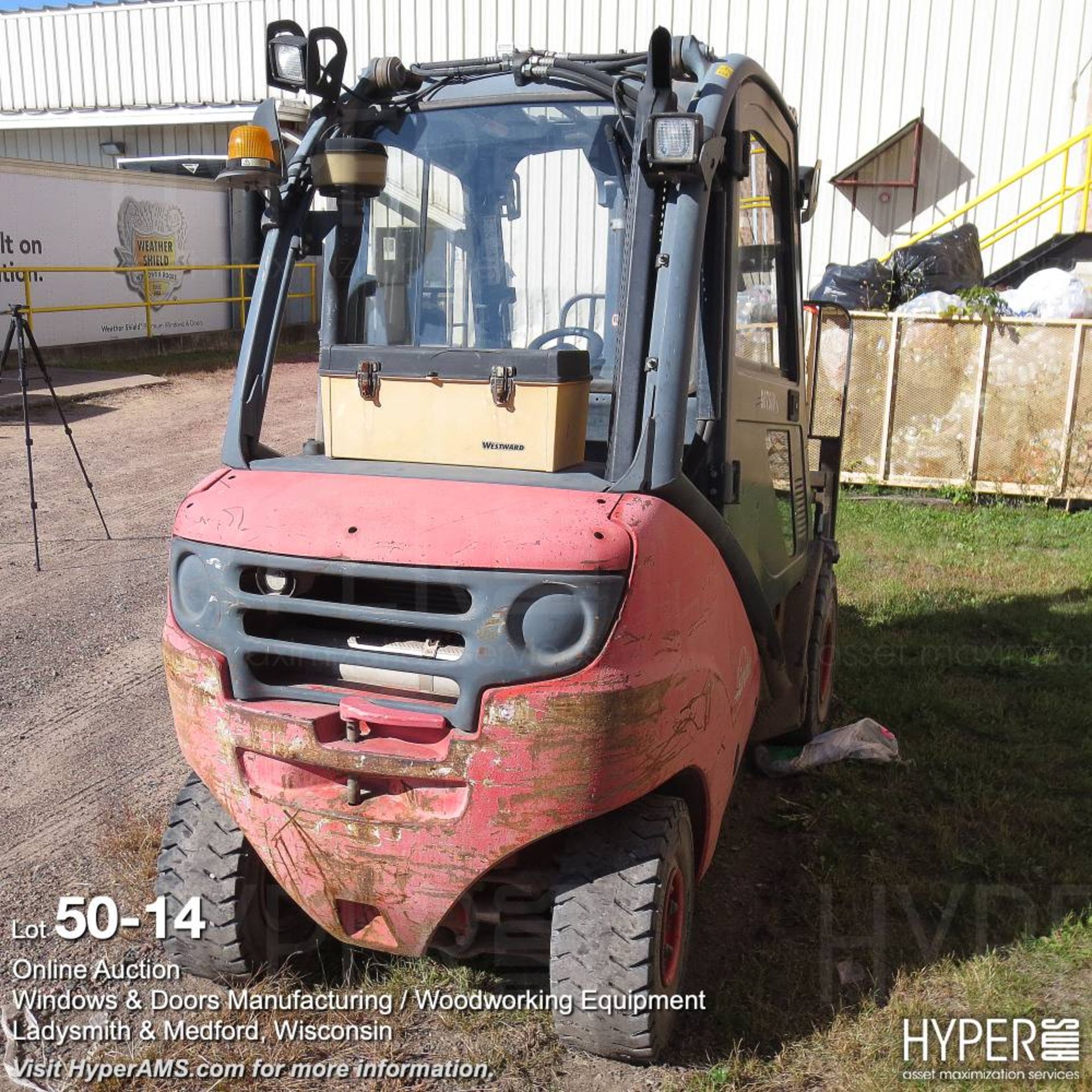 Linde H30D 6000lb cap. diesel fork truck - Image 14 of 19