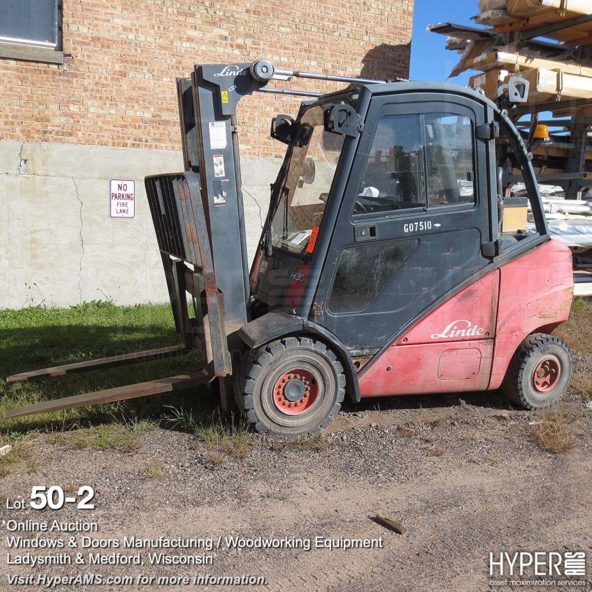 Linde H30D 6000lb cap. diesel fork truck - Image 2 of 19