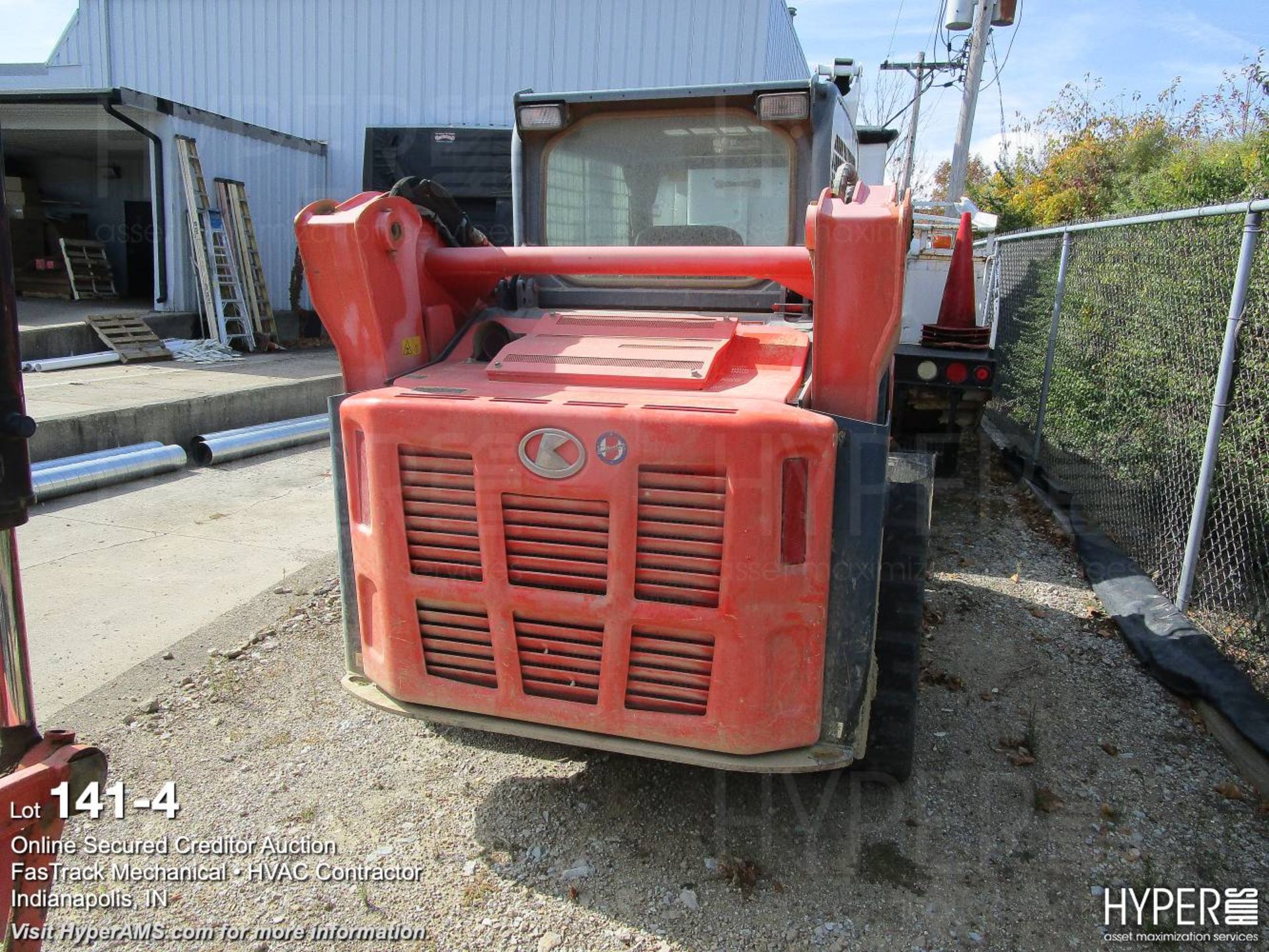 Kubota SVL75-2 skid steer - Image 4 of 10