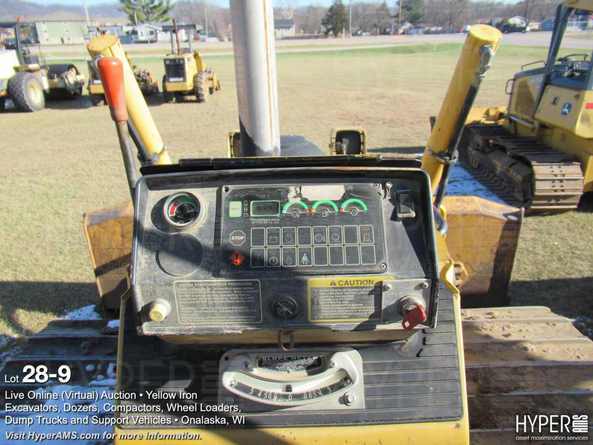 2001 John Deere 750 LGP Dozer - Image 9 of 18