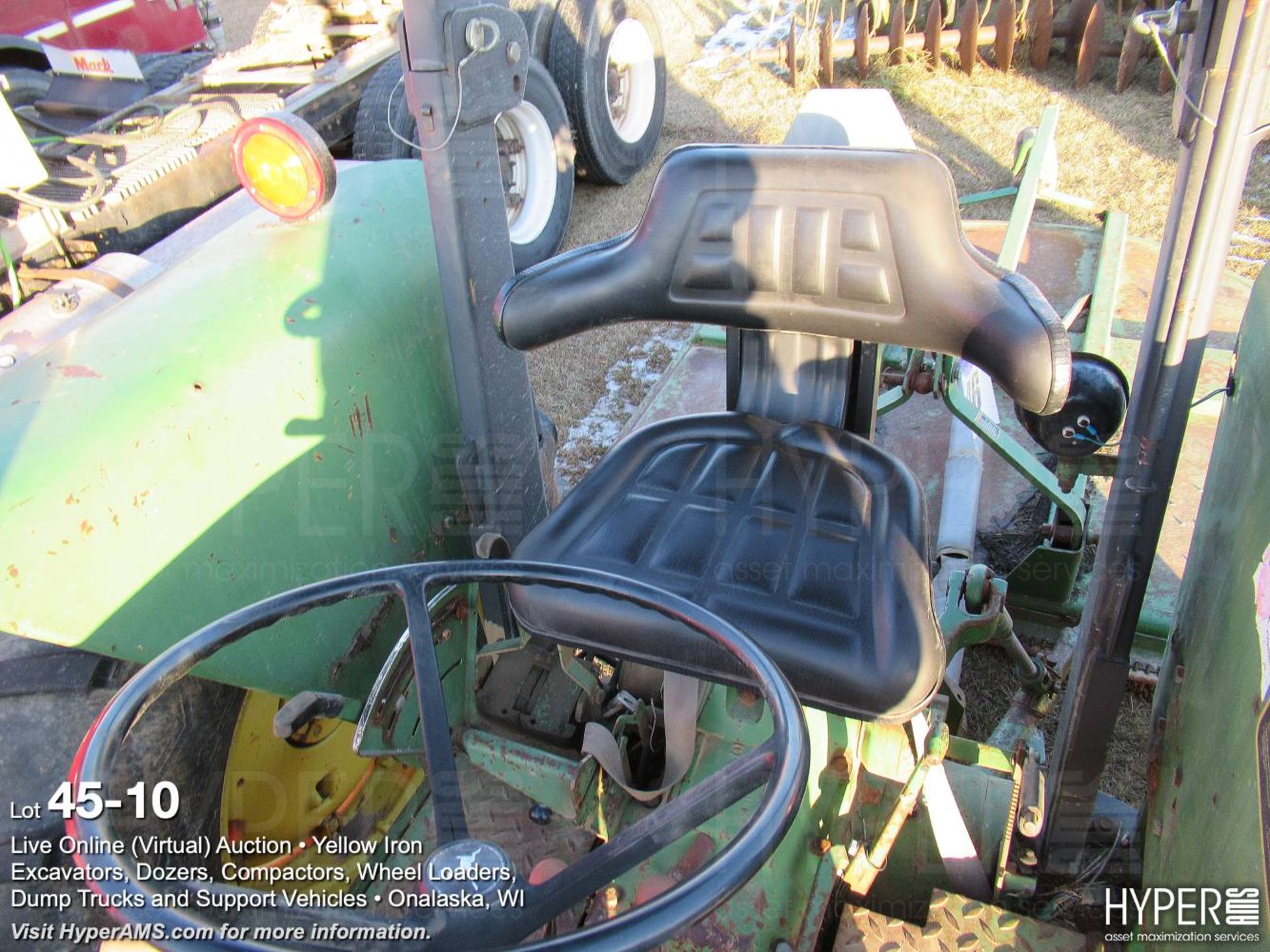 John Deere 2940D farm tractor - Image 10 of 13