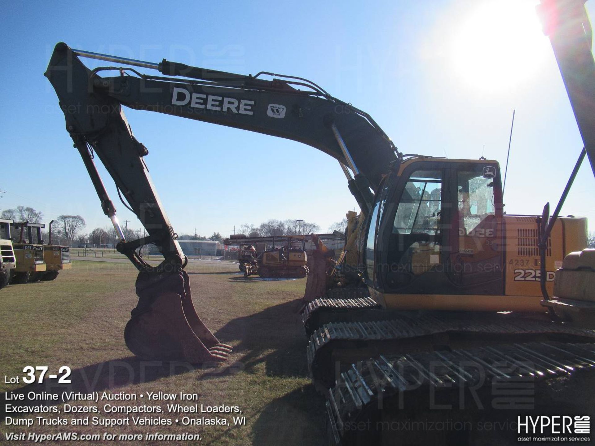 2009 John Deere 225D Excavator - Image 2 of 24