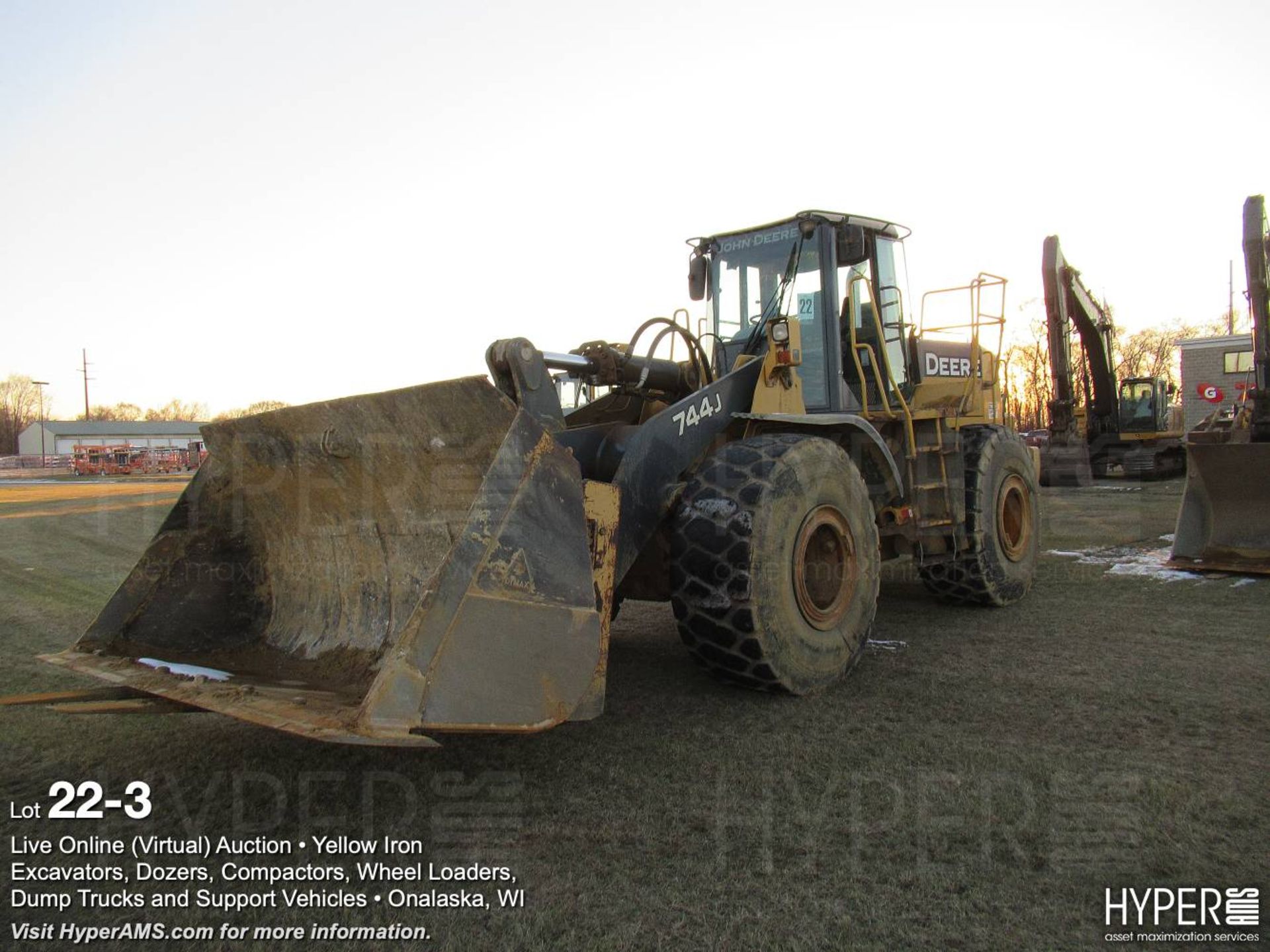 2004 John Deere 744J Wheel Loader - Image 3 of 12