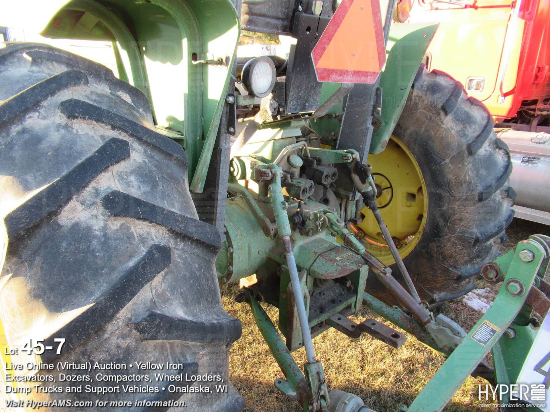 John Deere 2940D farm tractor - Image 7 of 13