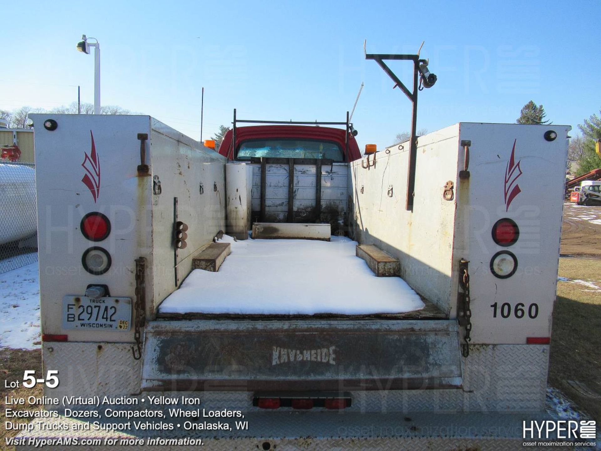 2005 Chevrolet C5500 Service Truck - Image 5 of 11